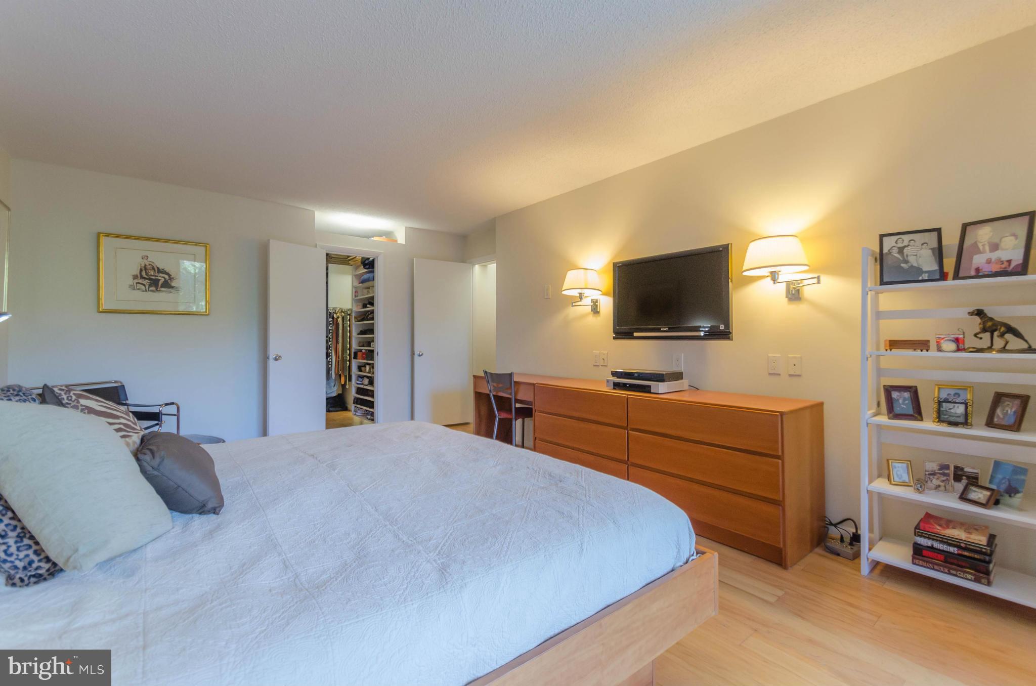 CROSS KEYS - Residential