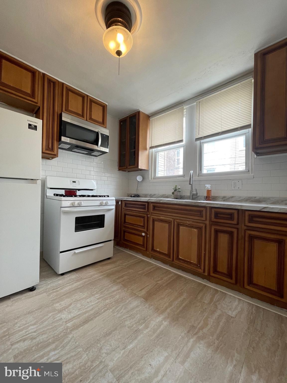 TACONY - Residential Lease