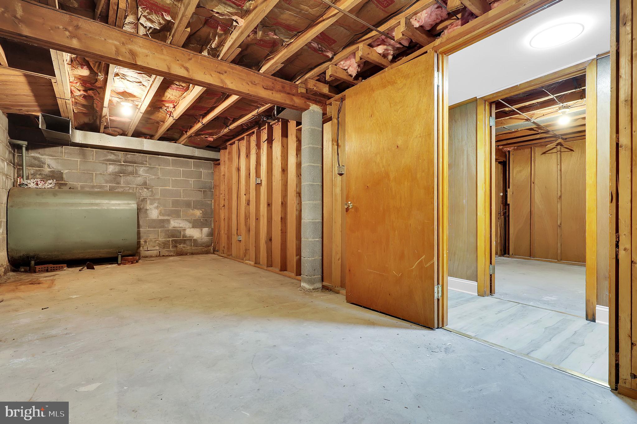 TAMMANY MANOR - Residential