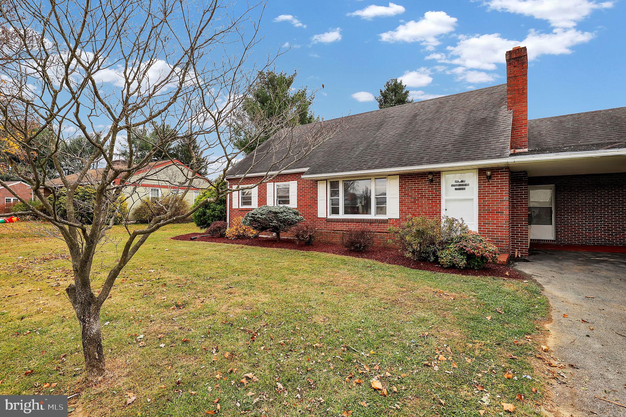 TAMMANY MANOR - Residential