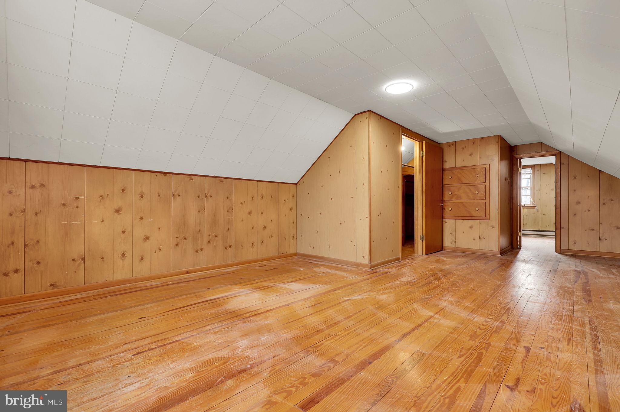 TAMMANY MANOR - Residential