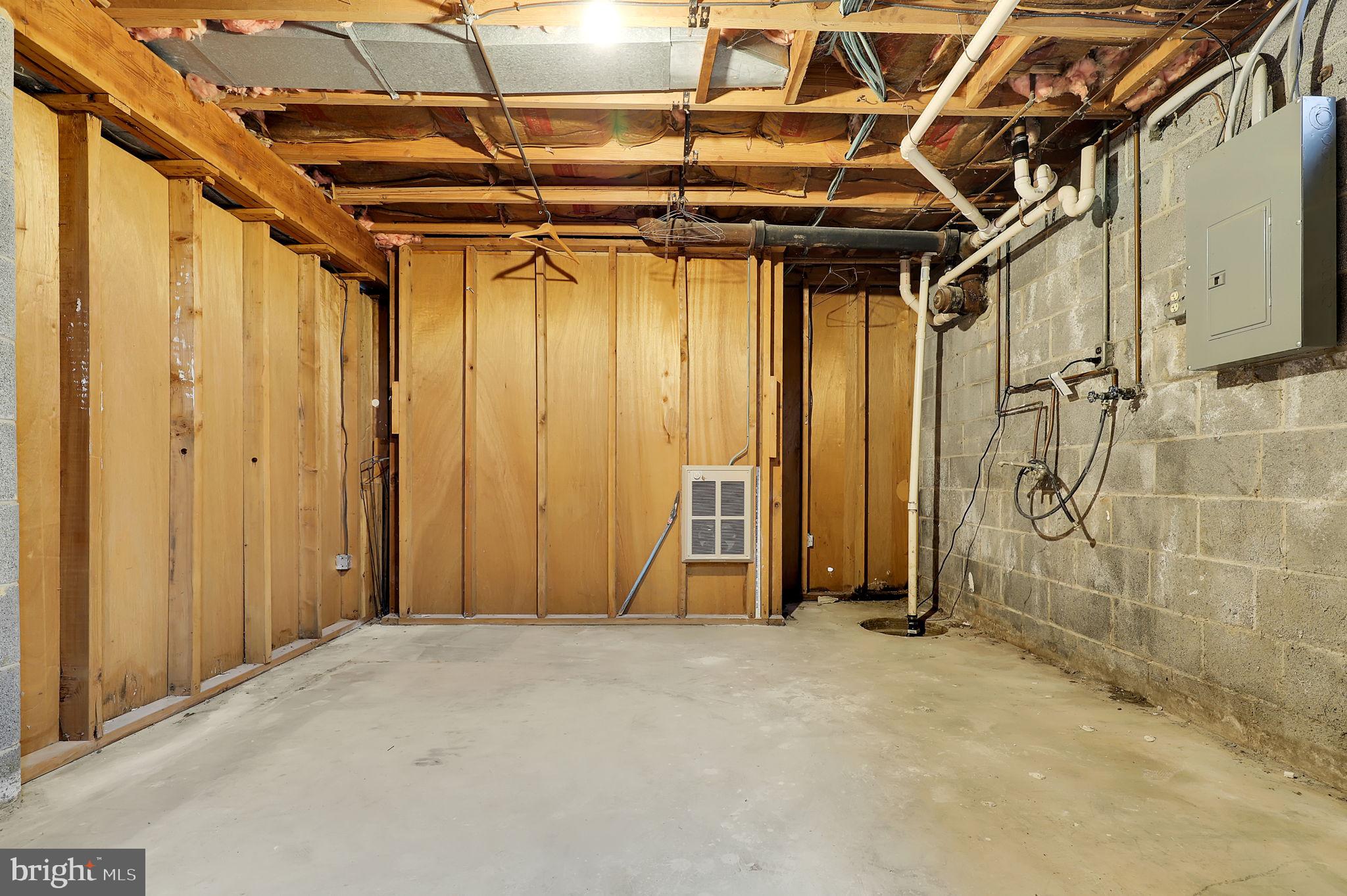 TAMMANY MANOR - Residential