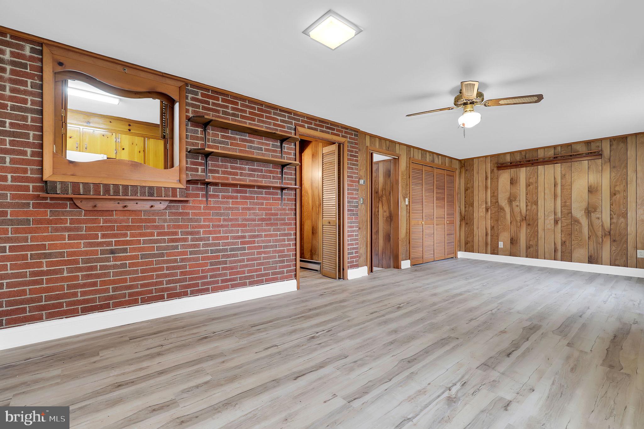 TAMMANY MANOR - Residential