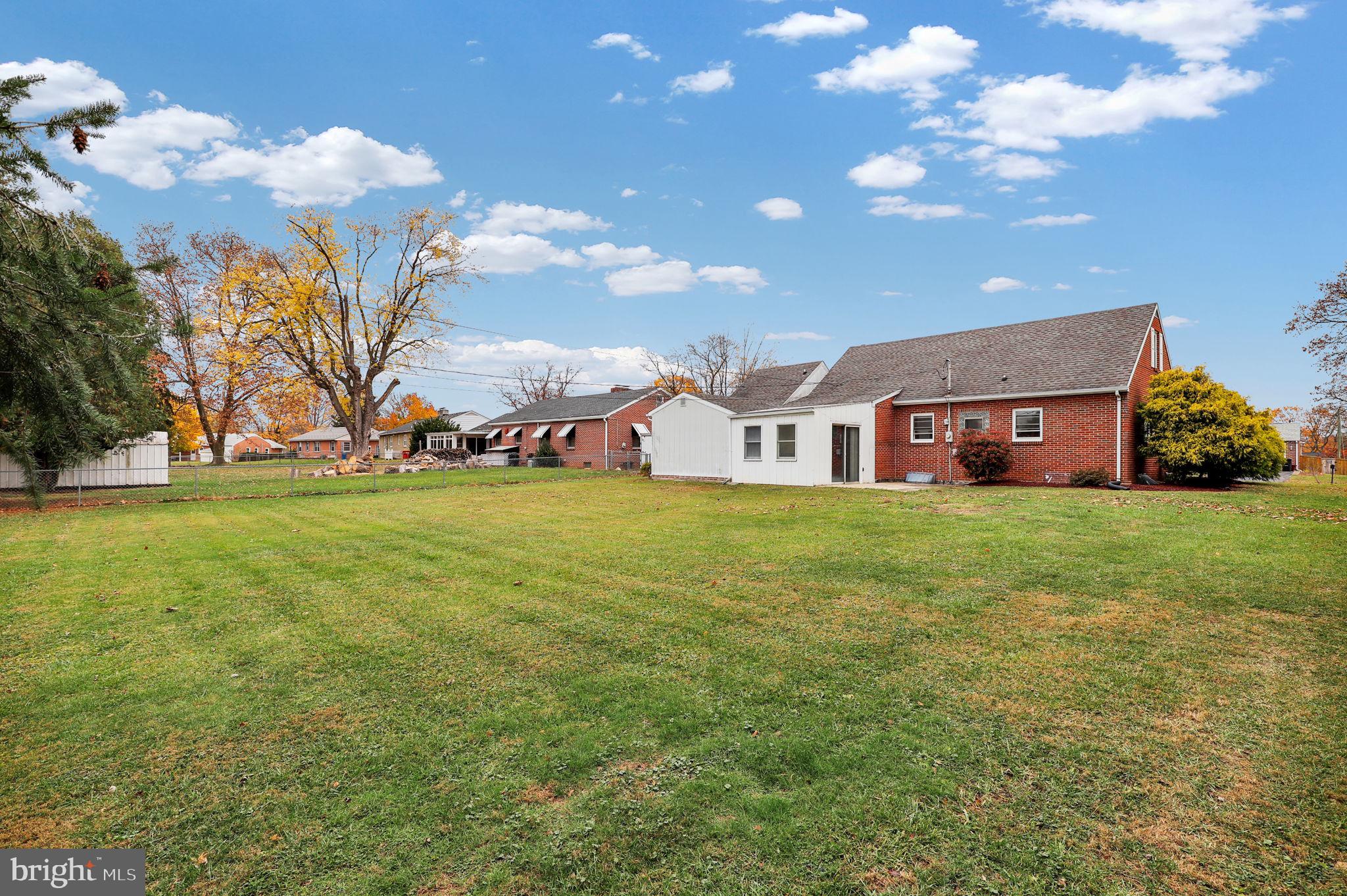 TAMMANY MANOR - Residential