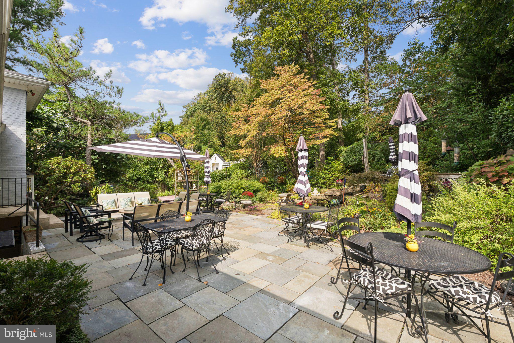 MARY KNOLLS - Residential