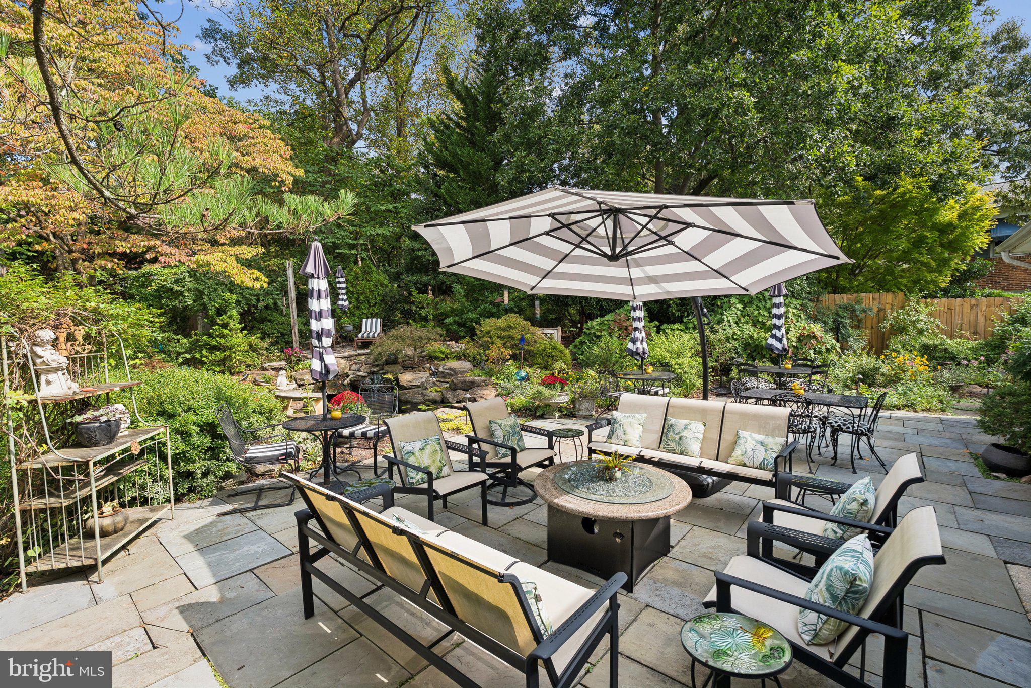 MARY KNOLLS - Residential