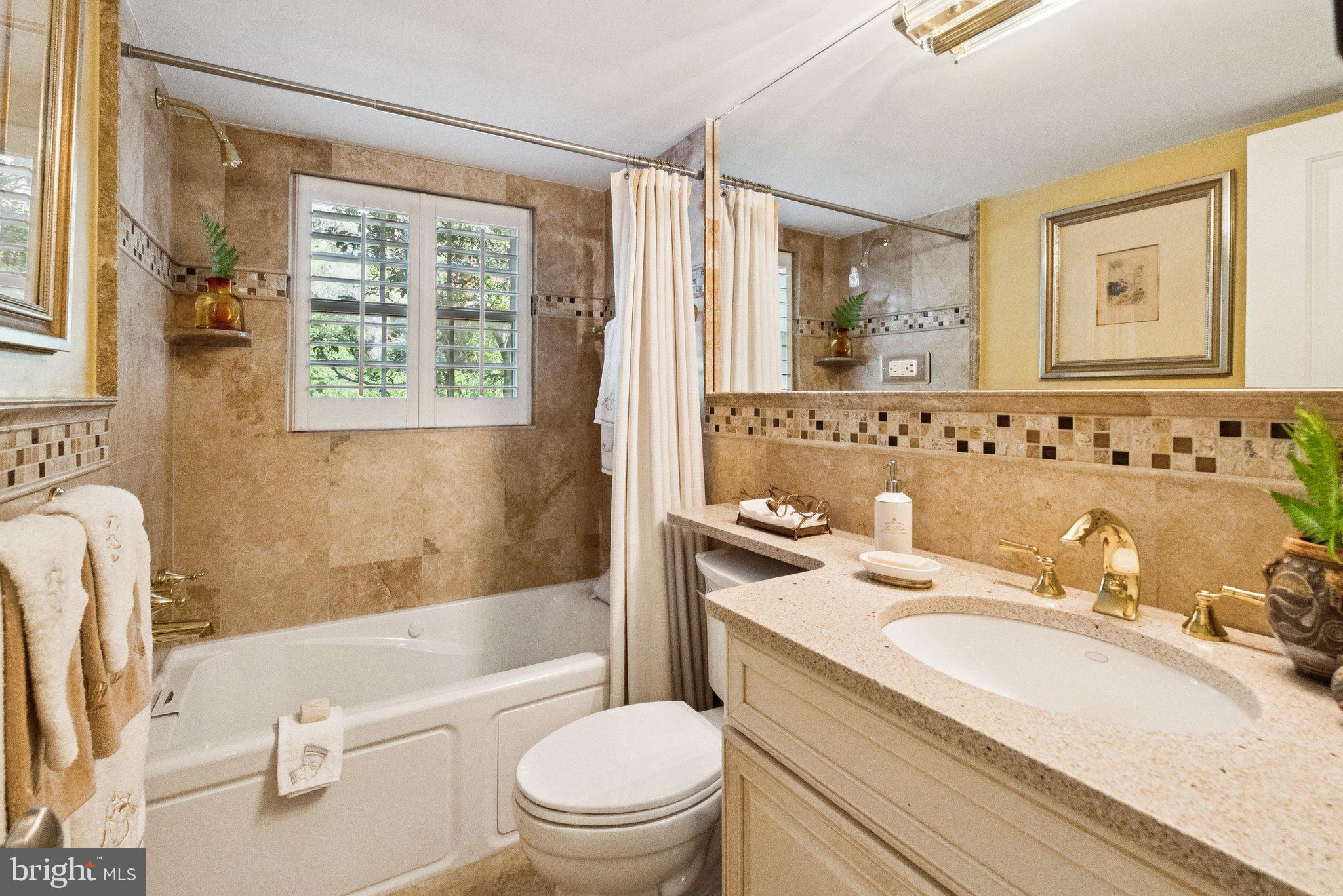 MARY KNOLLS - Residential