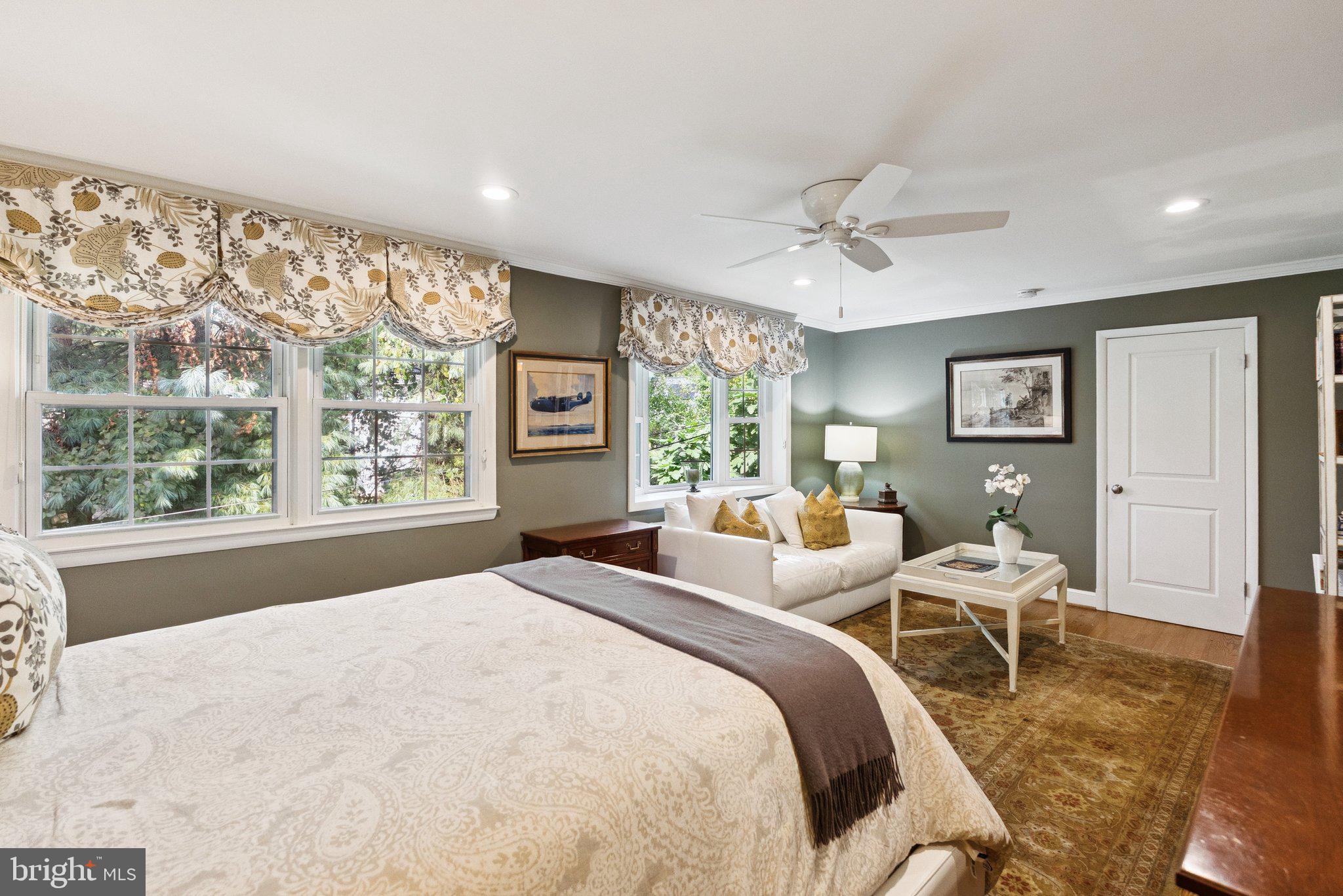 MARY KNOLLS - Residential