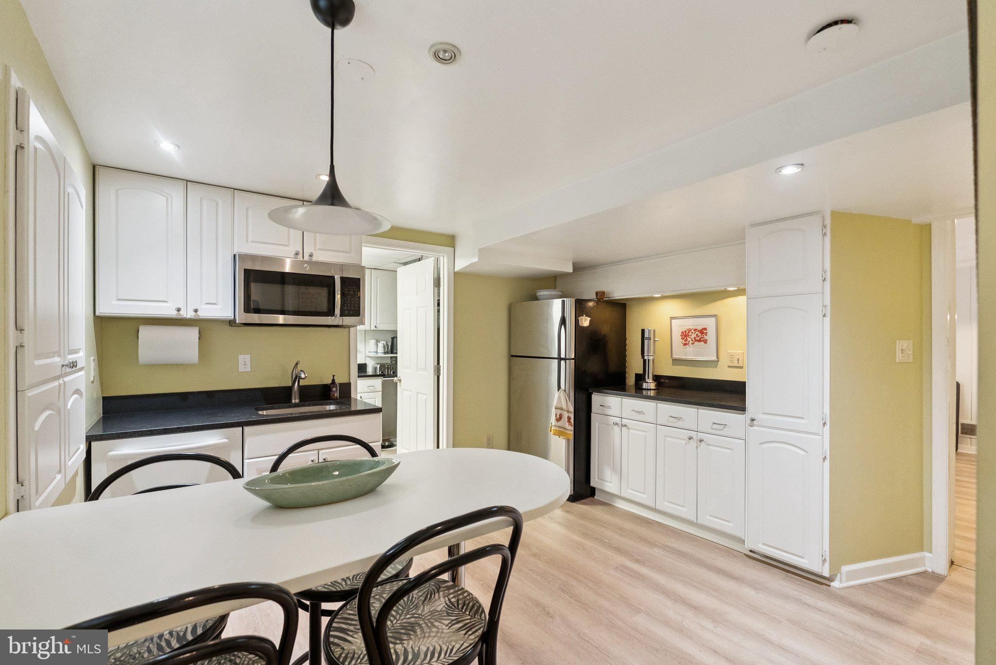 MARY KNOLLS - Residential