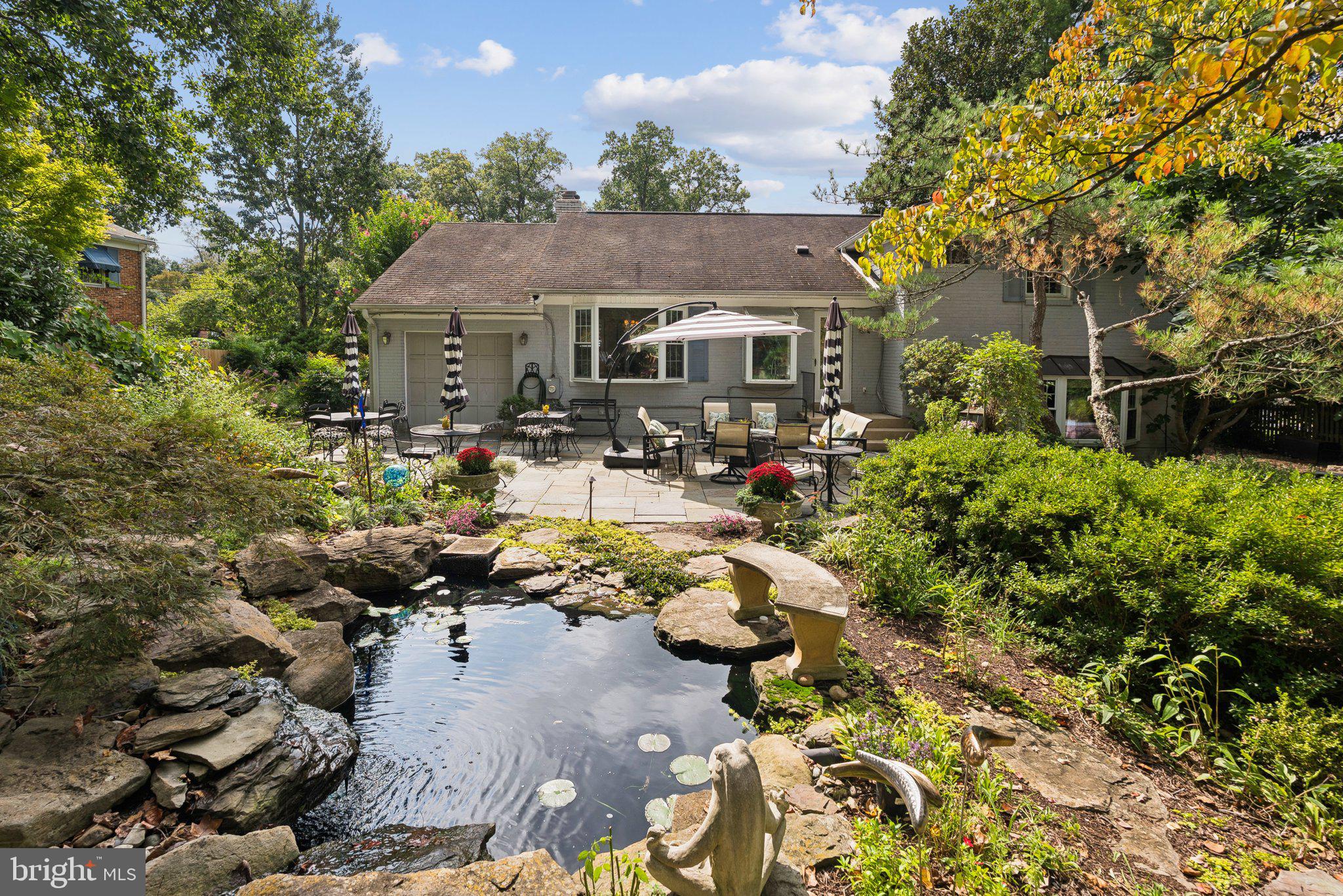 MARY KNOLLS - Residential