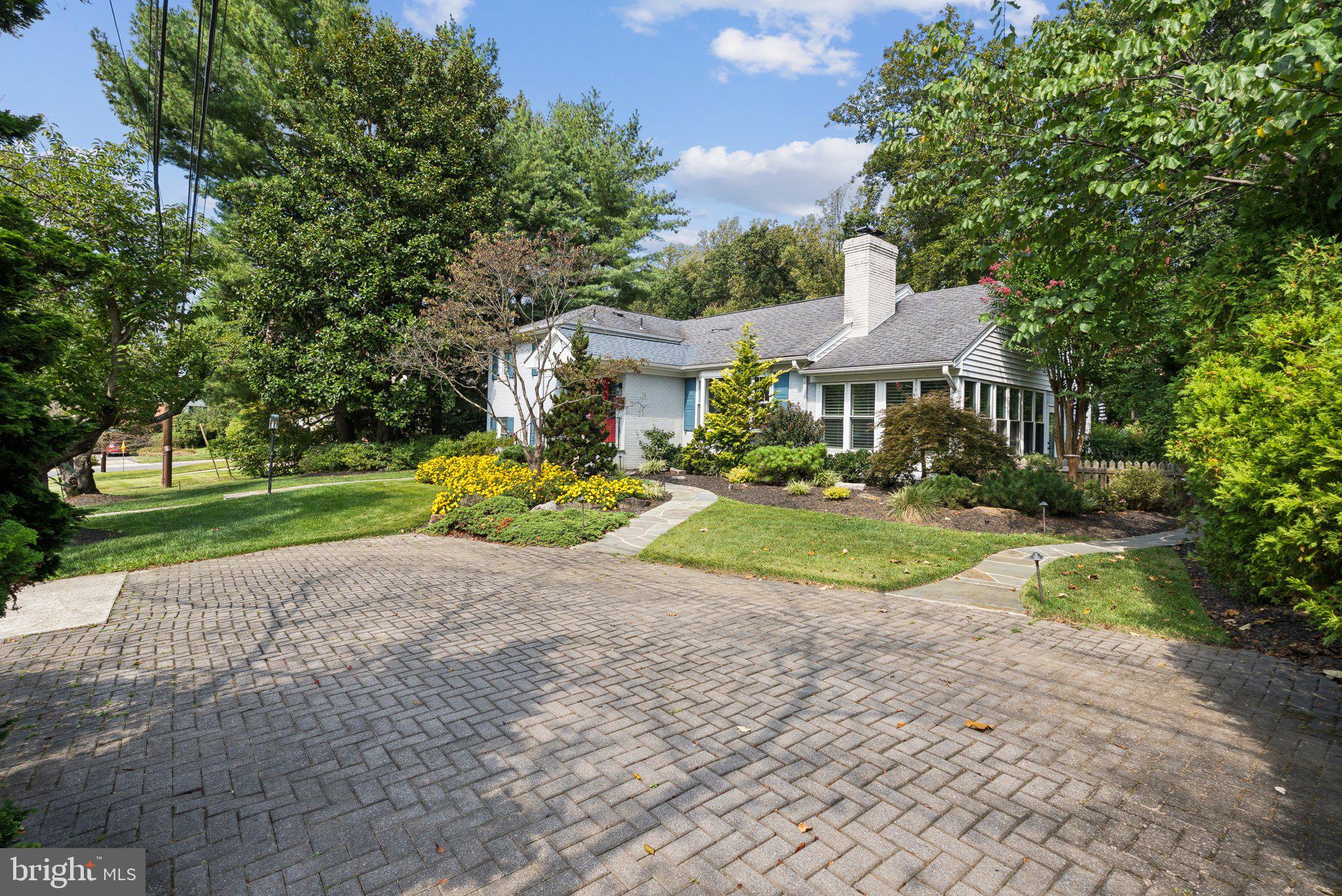 MARY KNOLLS - Residential