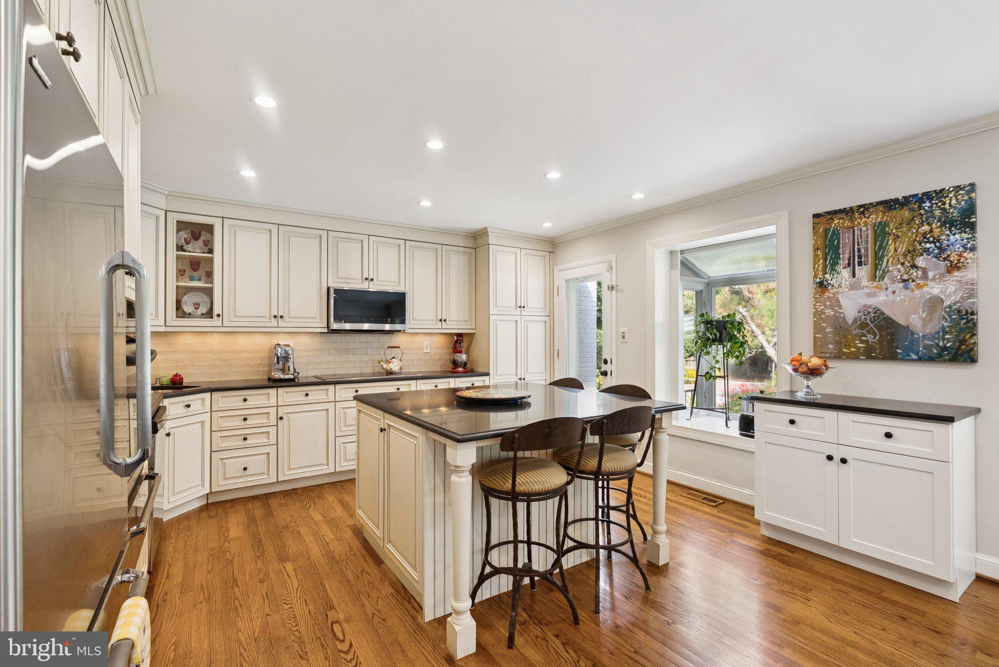 MARY KNOLLS - Residential