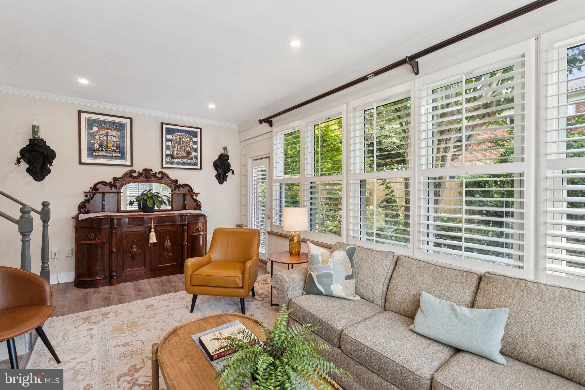 MARY KNOLLS - Residential