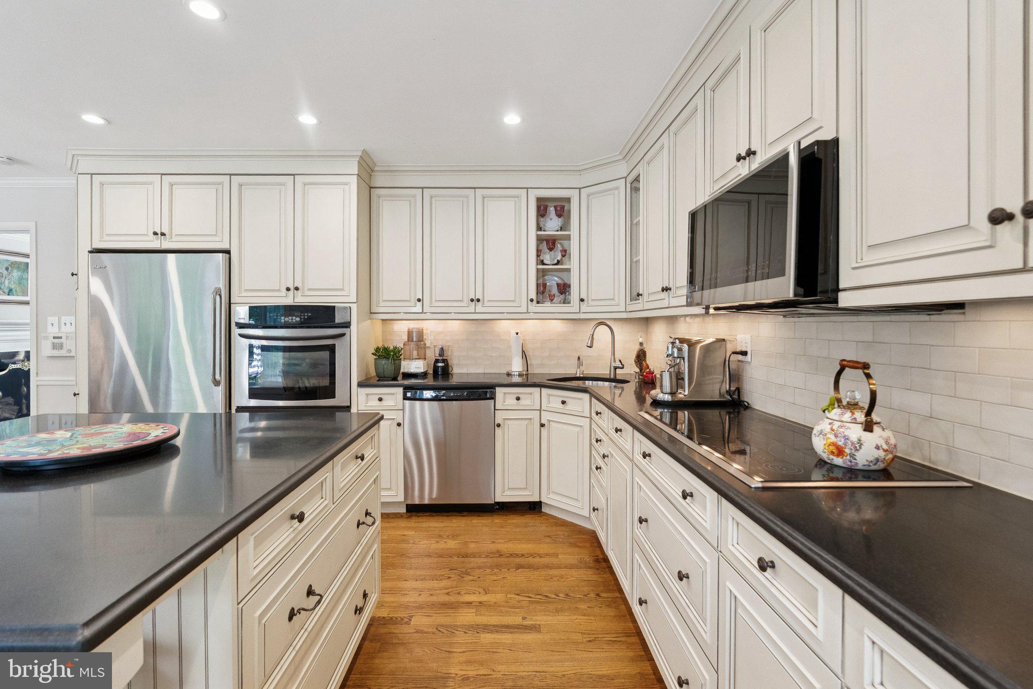 MARY KNOLLS - Residential