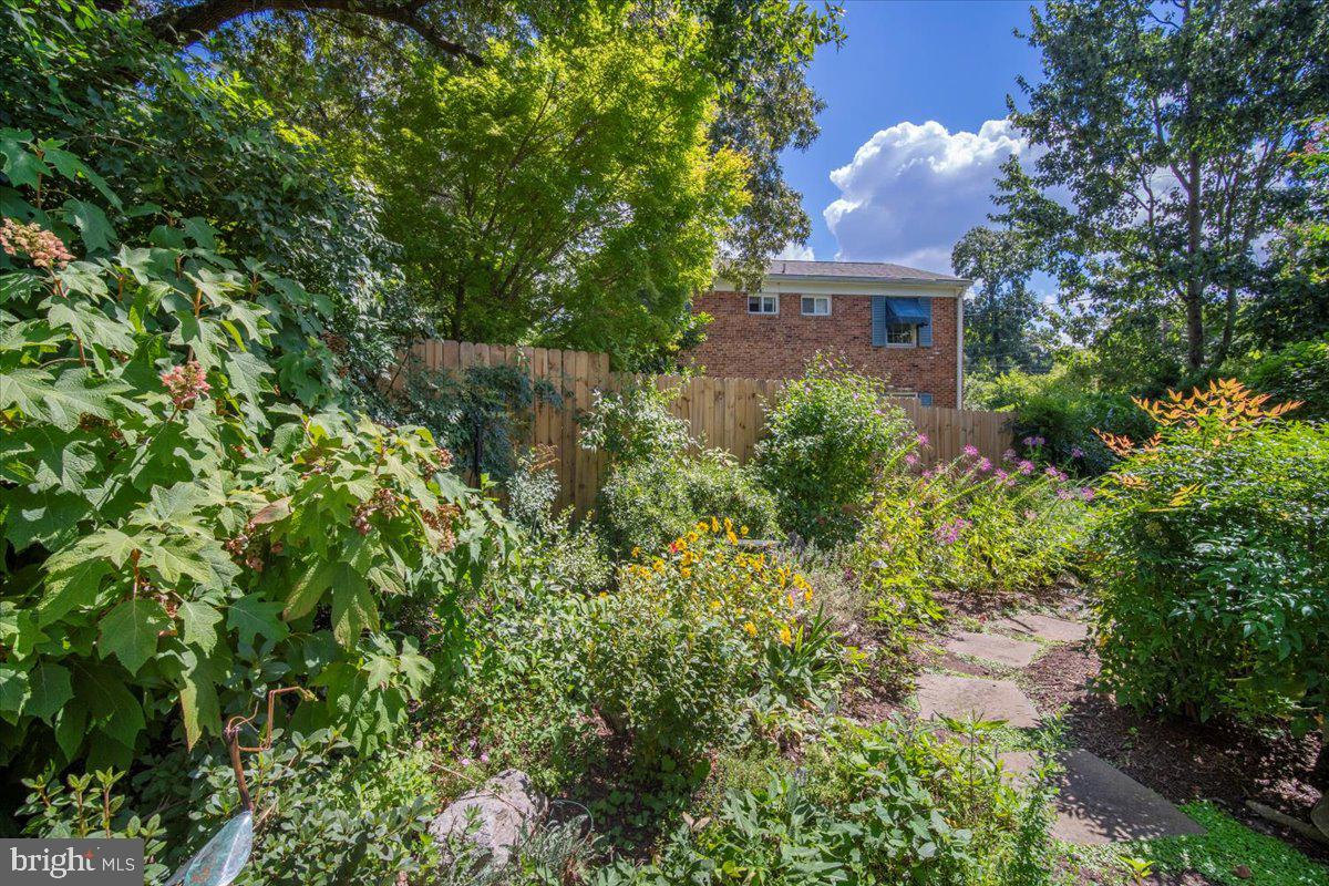 MARY KNOLLS - Residential