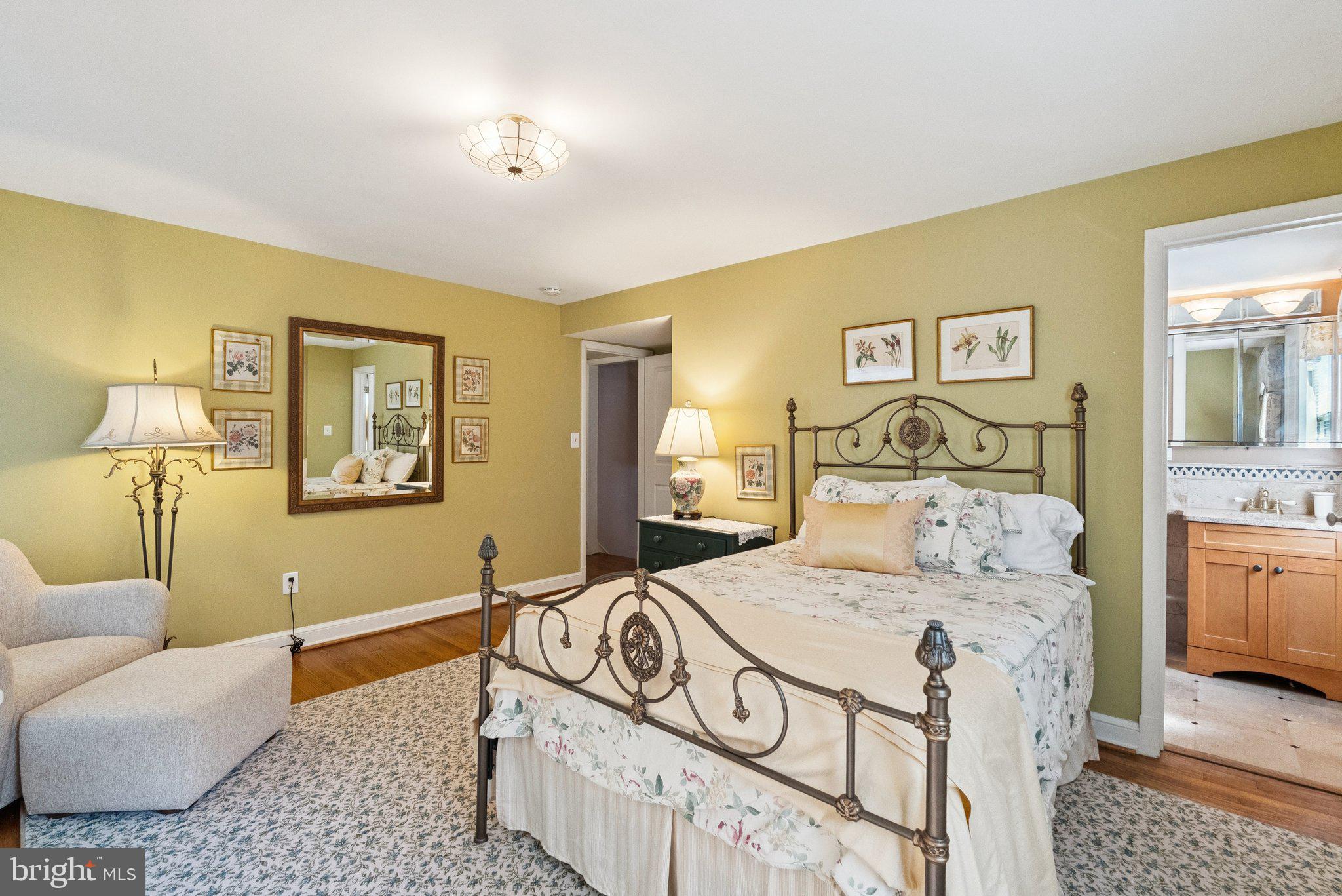 MARY KNOLLS - Residential