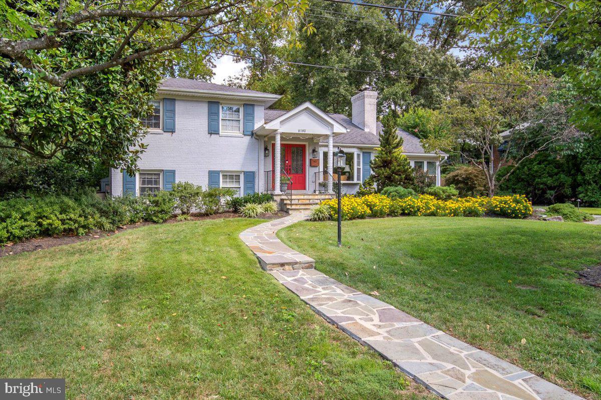 MARY KNOLLS - Residential