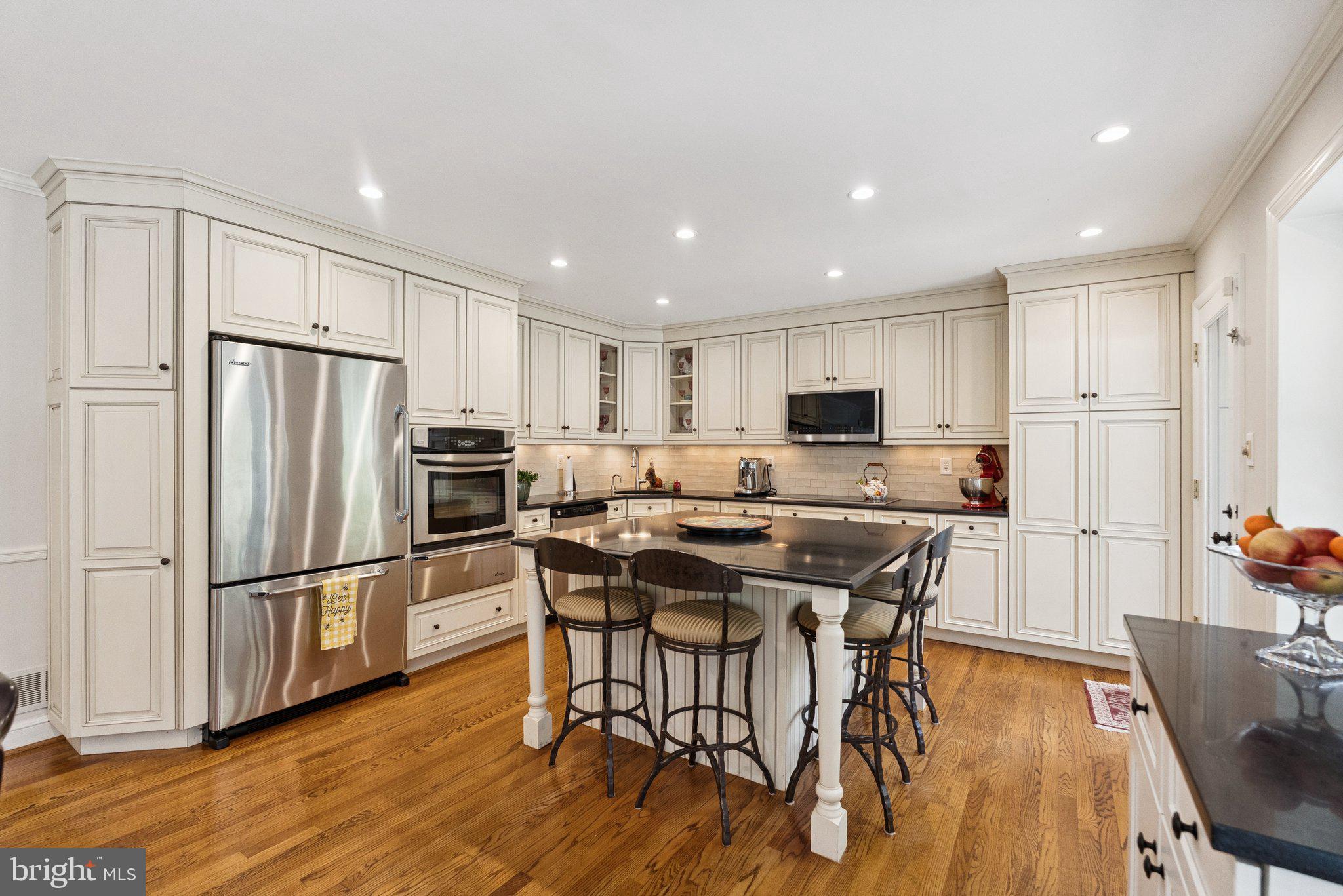 MARY KNOLLS - Residential