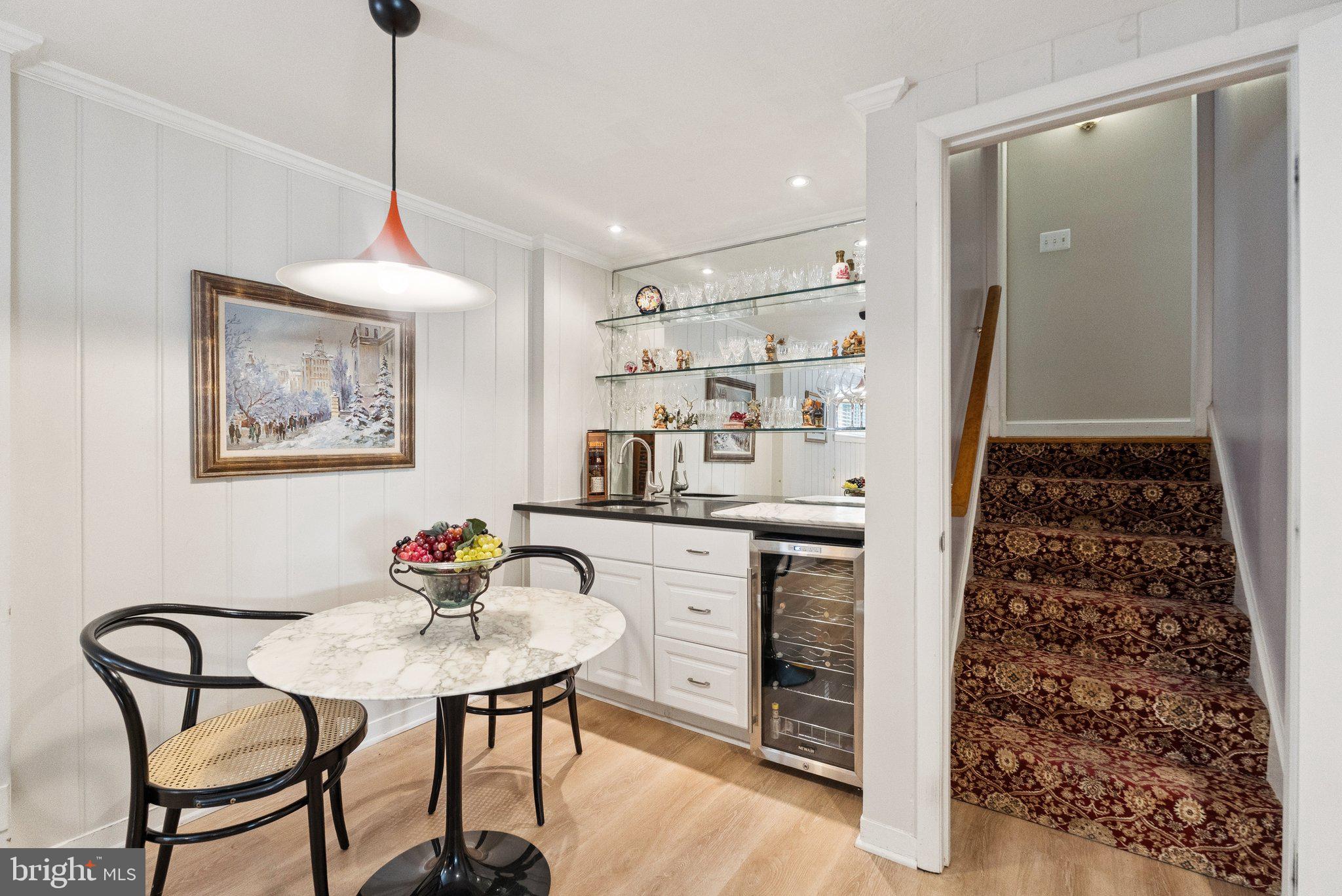 MARY KNOLLS - Residential