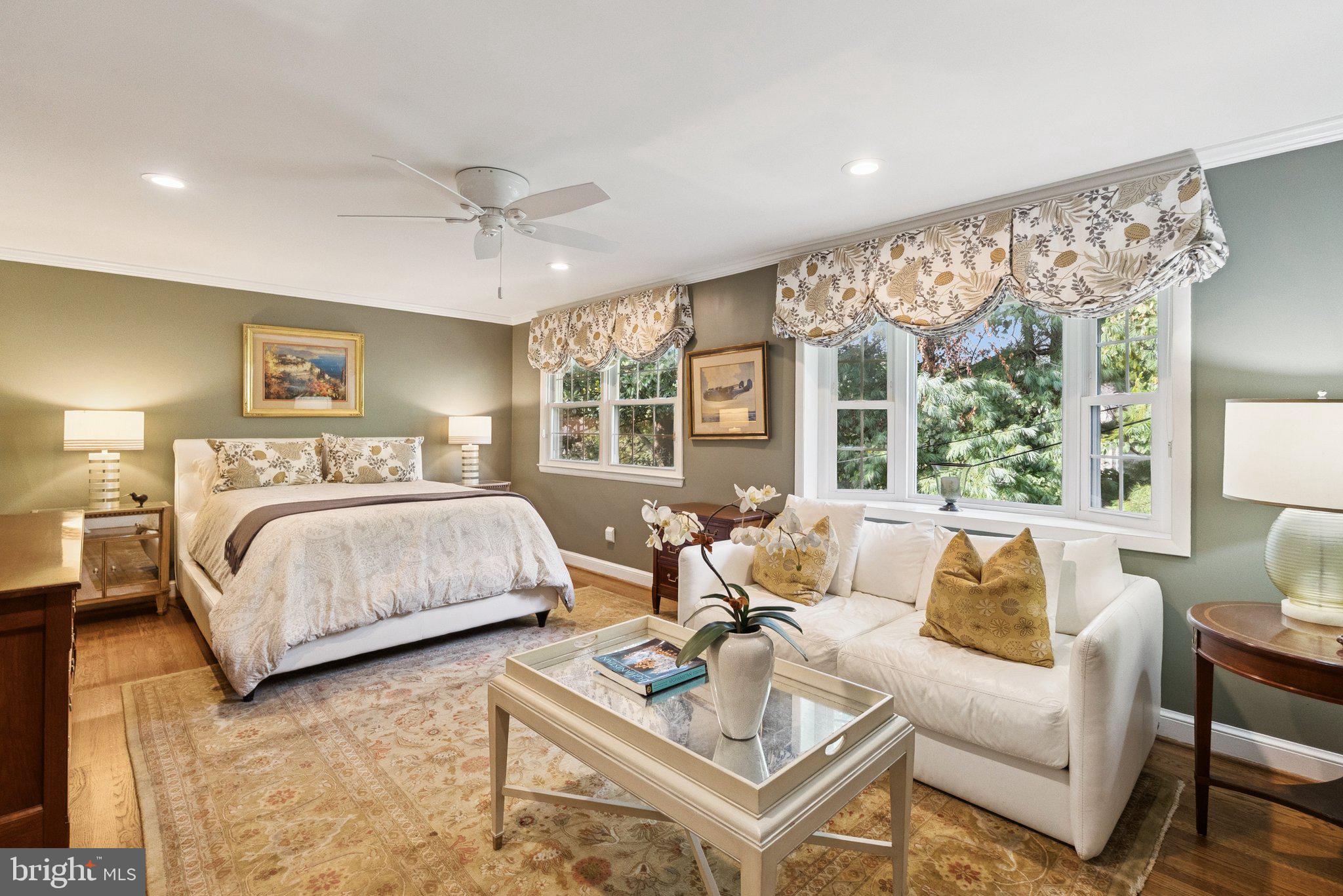 MARY KNOLLS - Residential