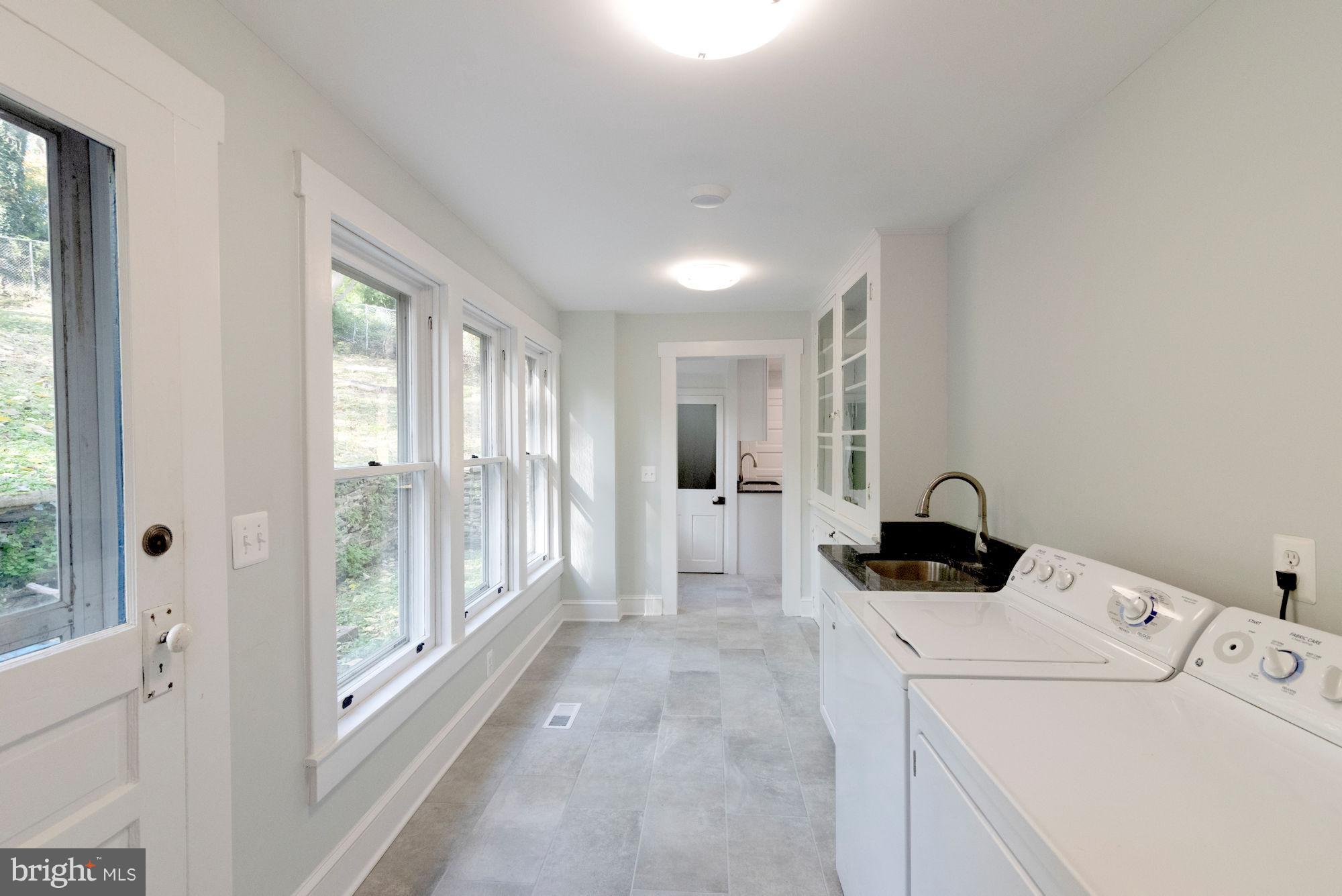 HARPERS FERRY CORPORATION - Residential Lease