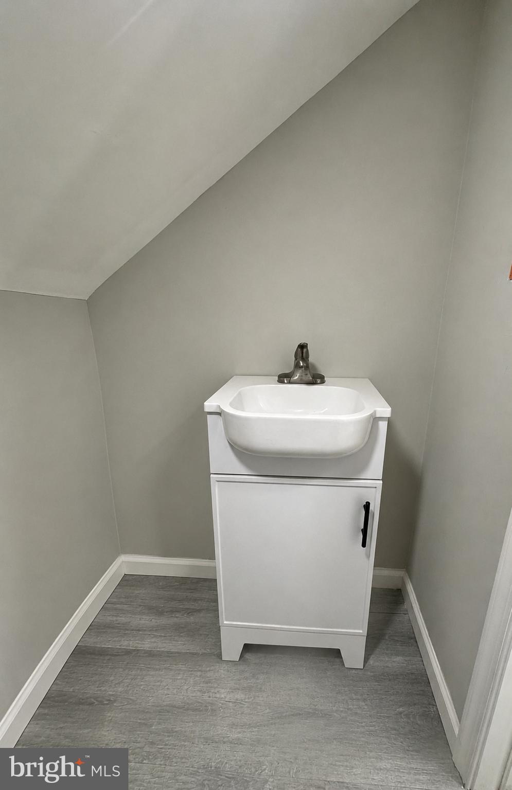 BAYLY - Residential