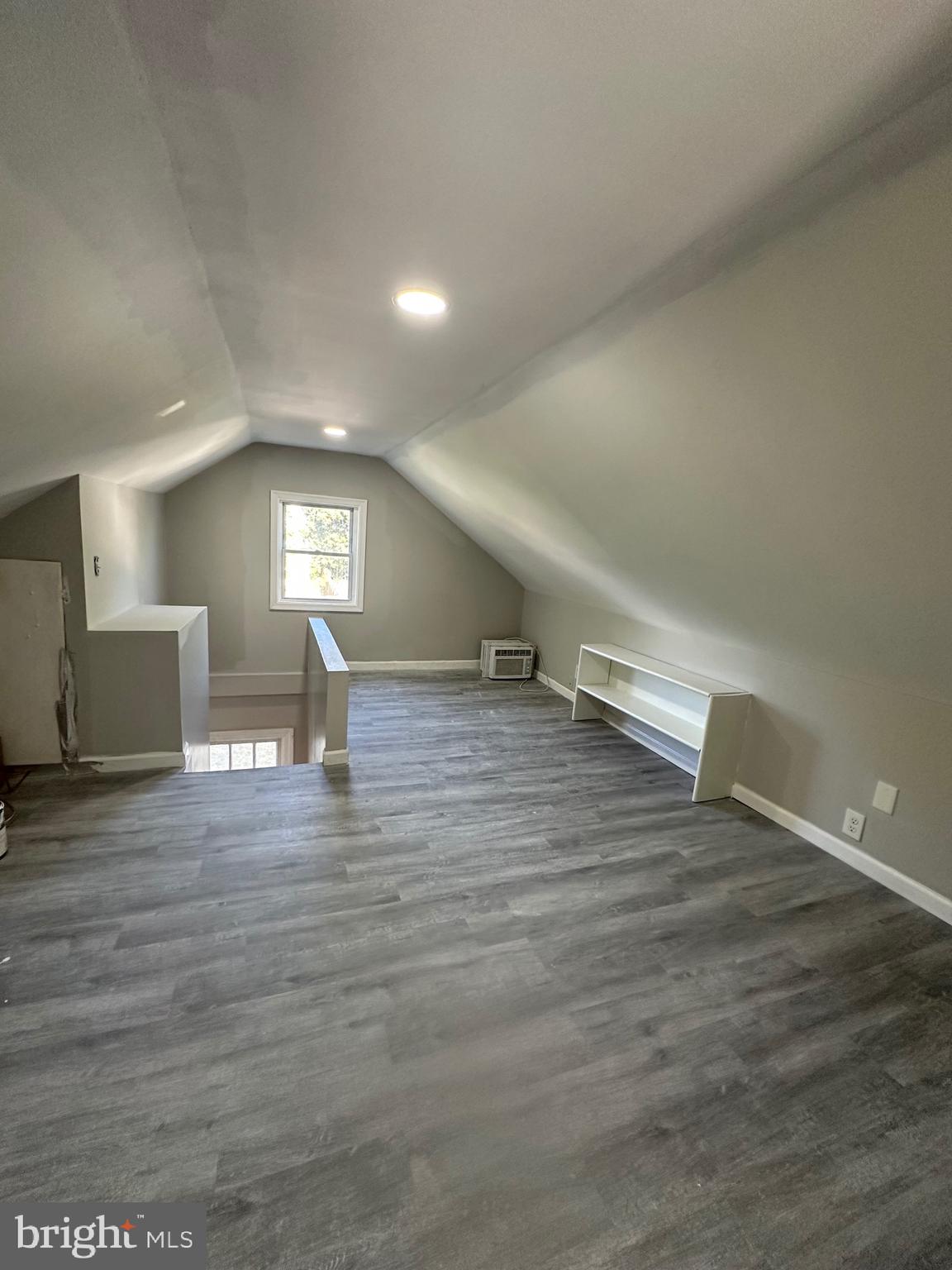 BAYLY - Residential