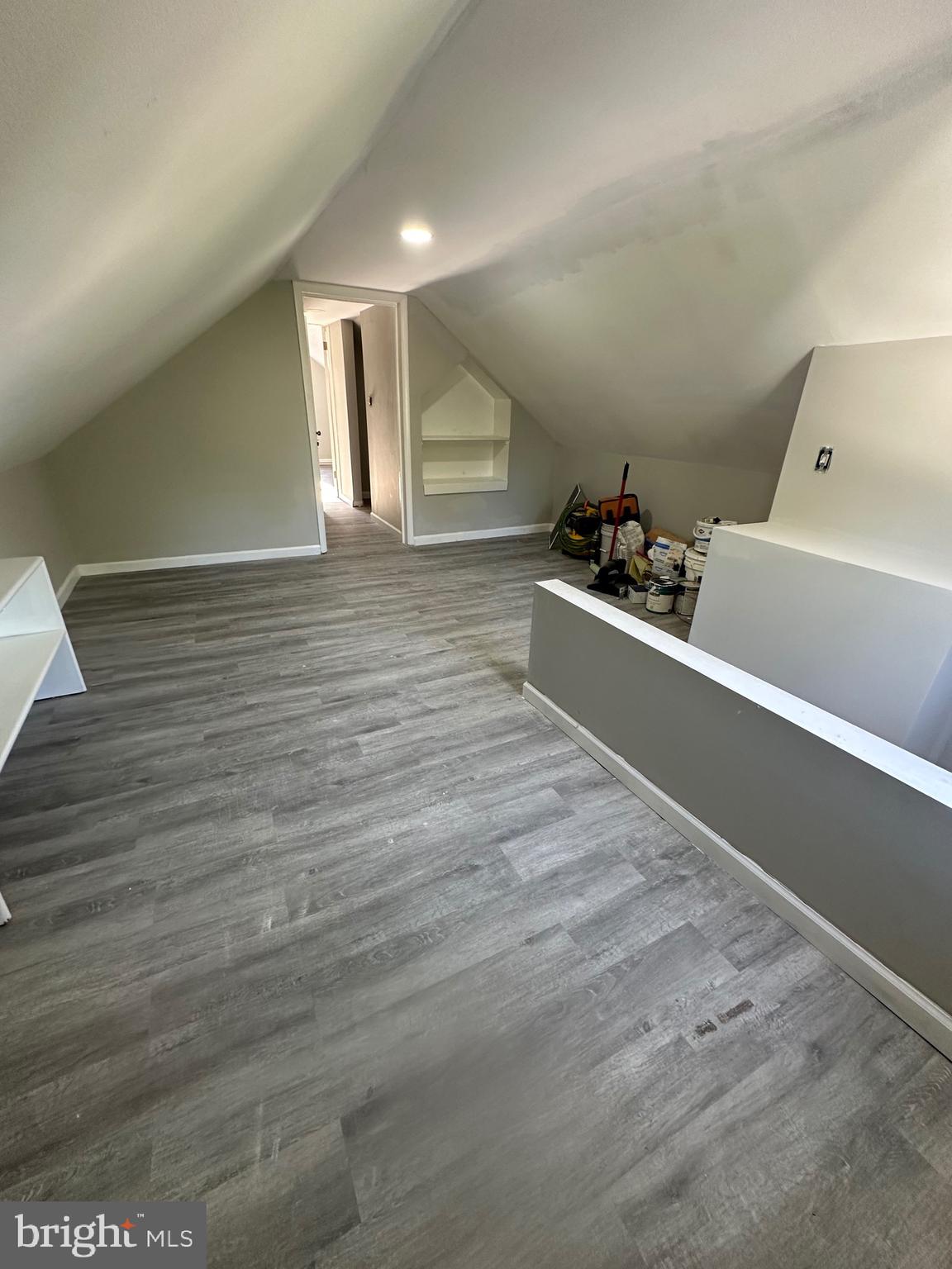 BAYLY - Residential