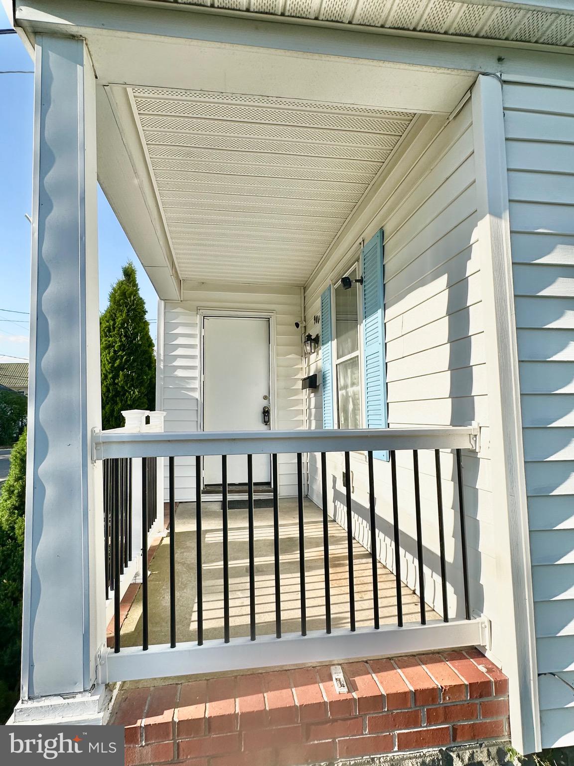 BAYLY - Residential