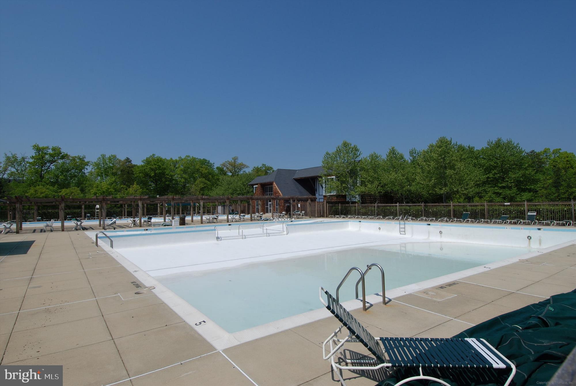 RUSSETT - Residential