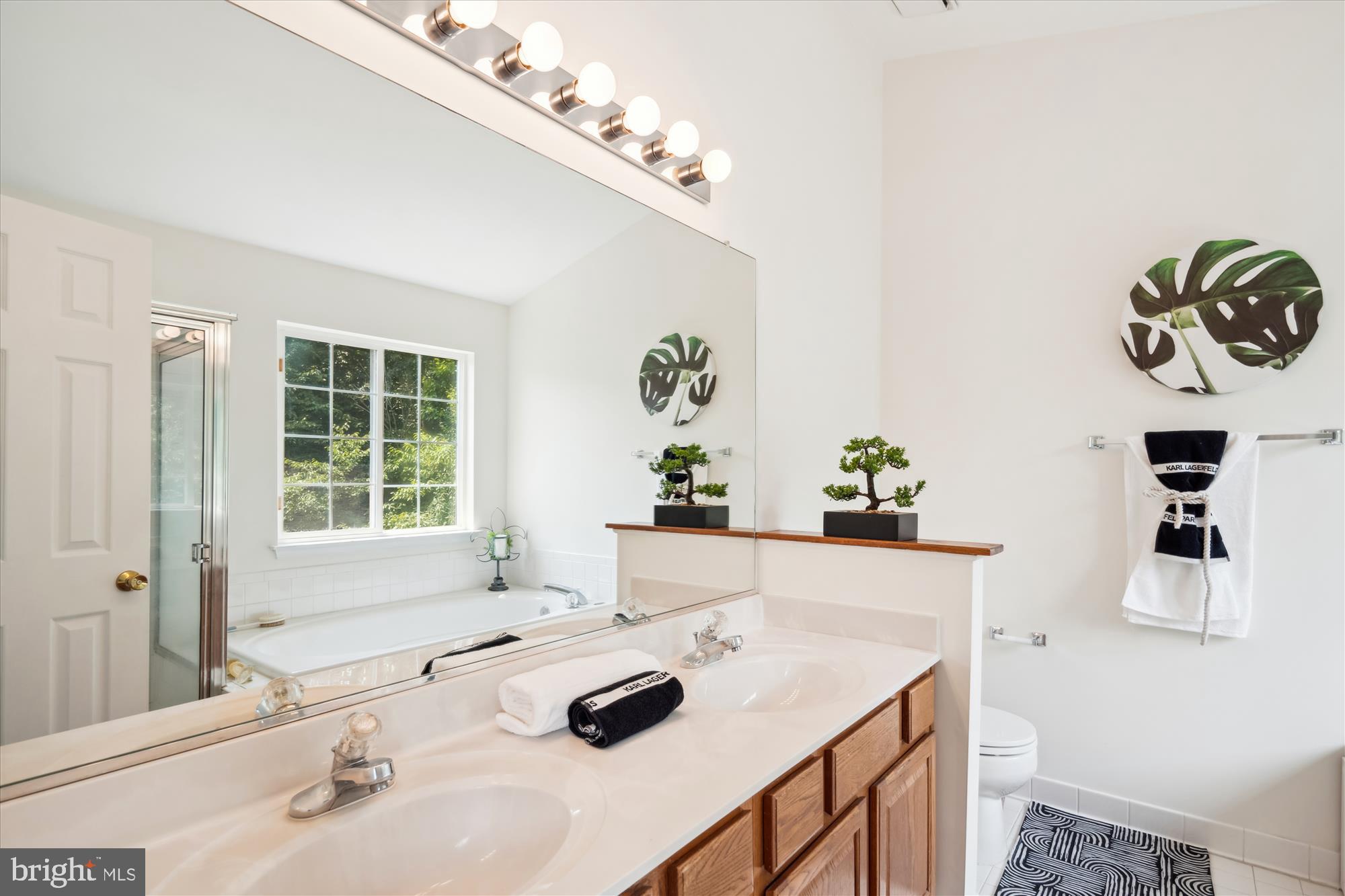 RUSSETT - Residential