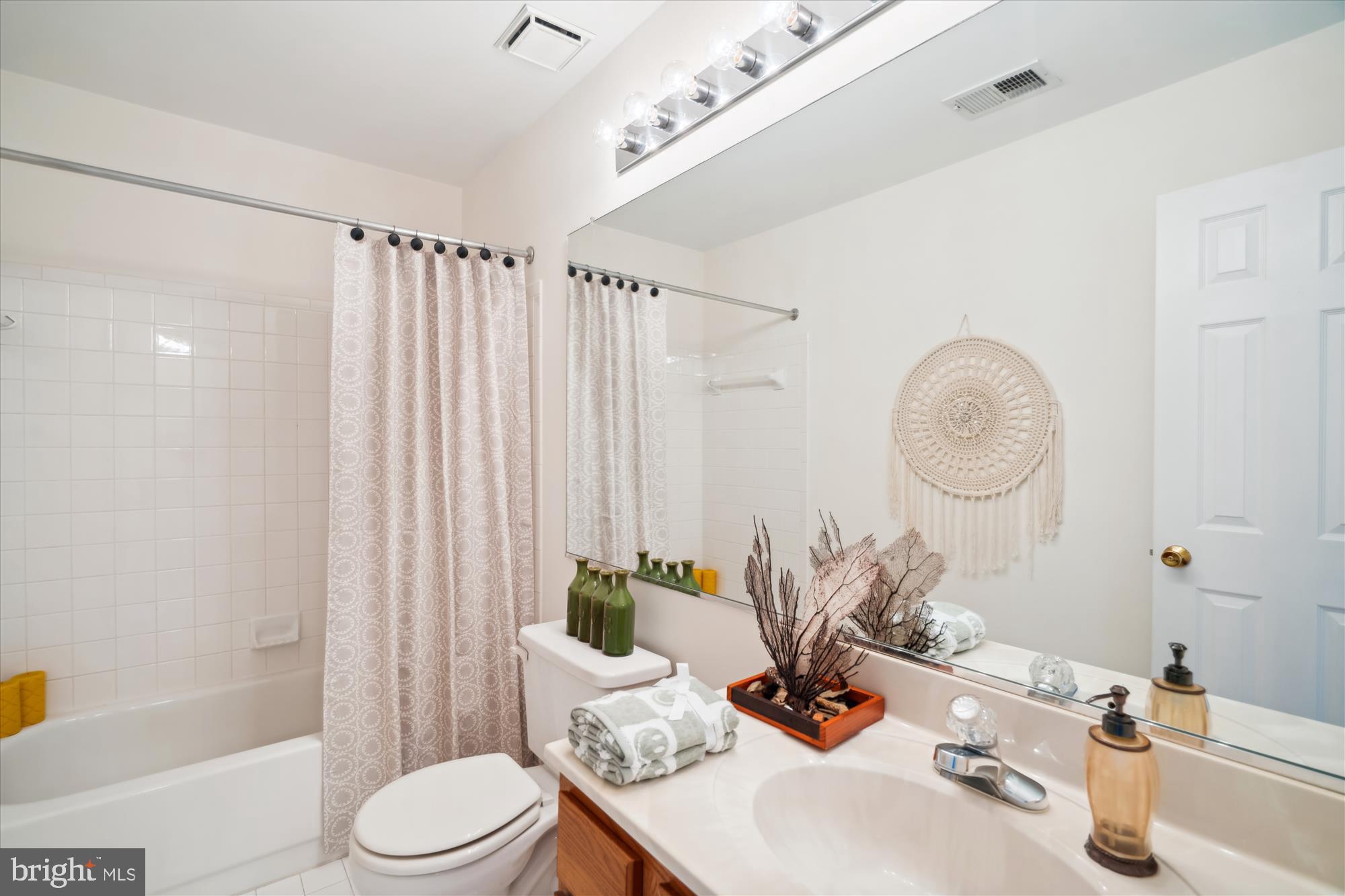 RUSSETT - Residential