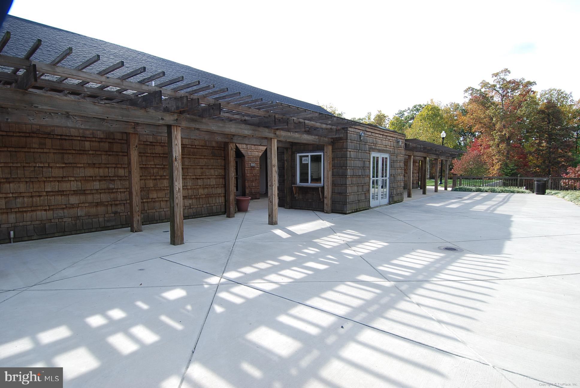 RUSSETT - Residential