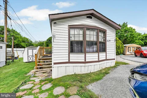 2715 Crestview Drive, York, PA 17402 - MLS#: PAYK2081272