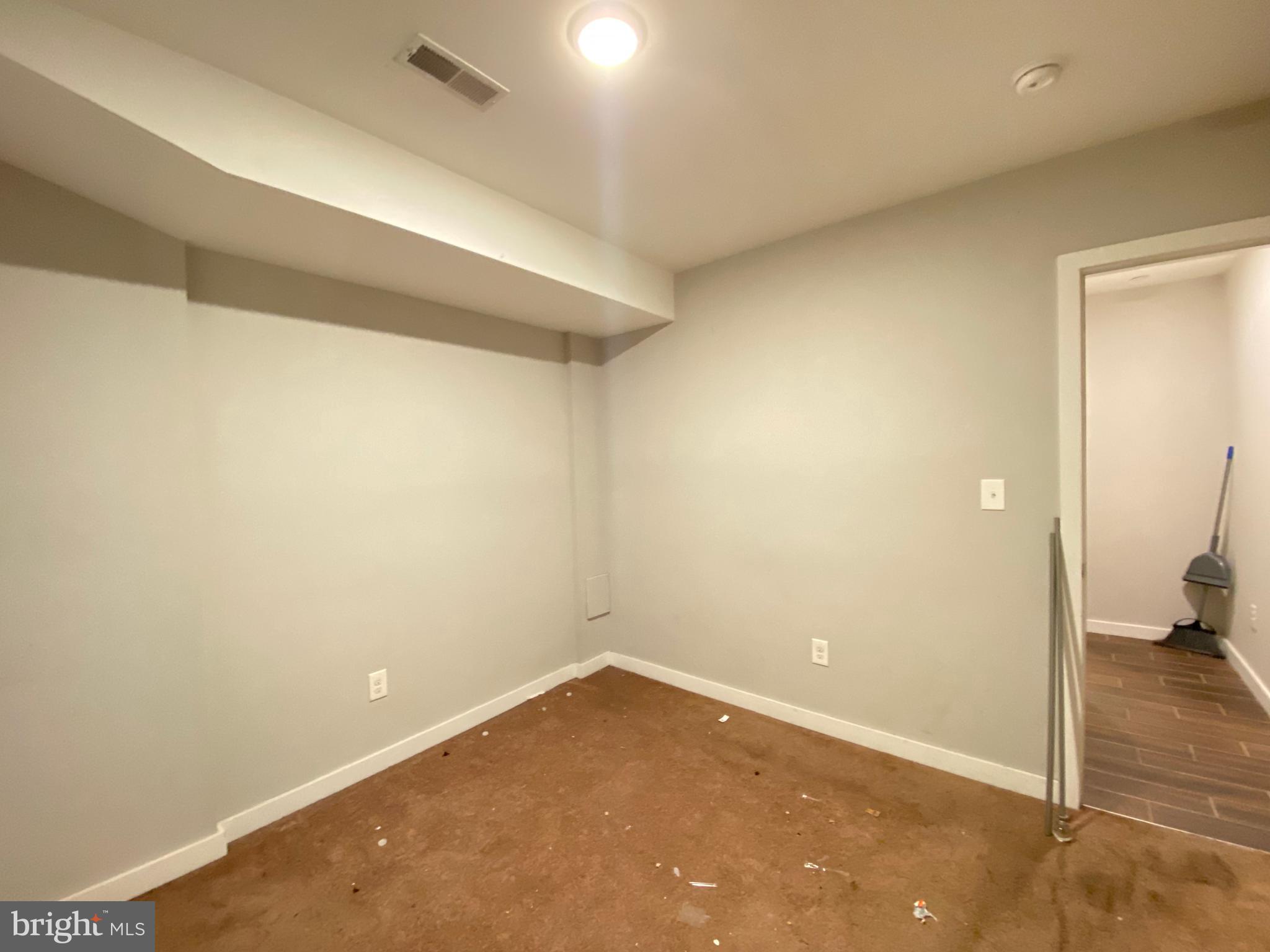 TEMPLE UNIVERSITY - Residential Lease