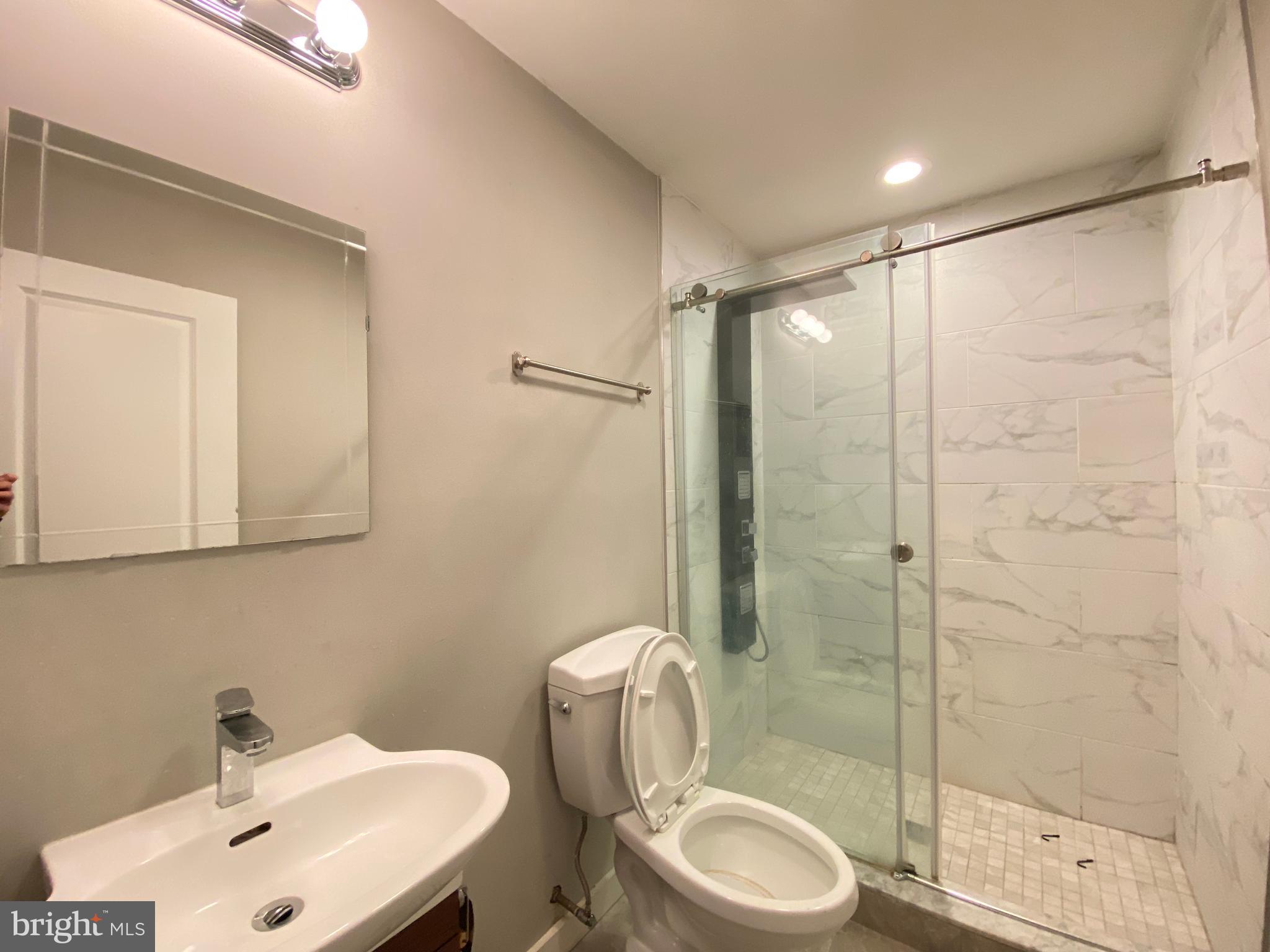 TEMPLE UNIVERSITY - Residential Lease