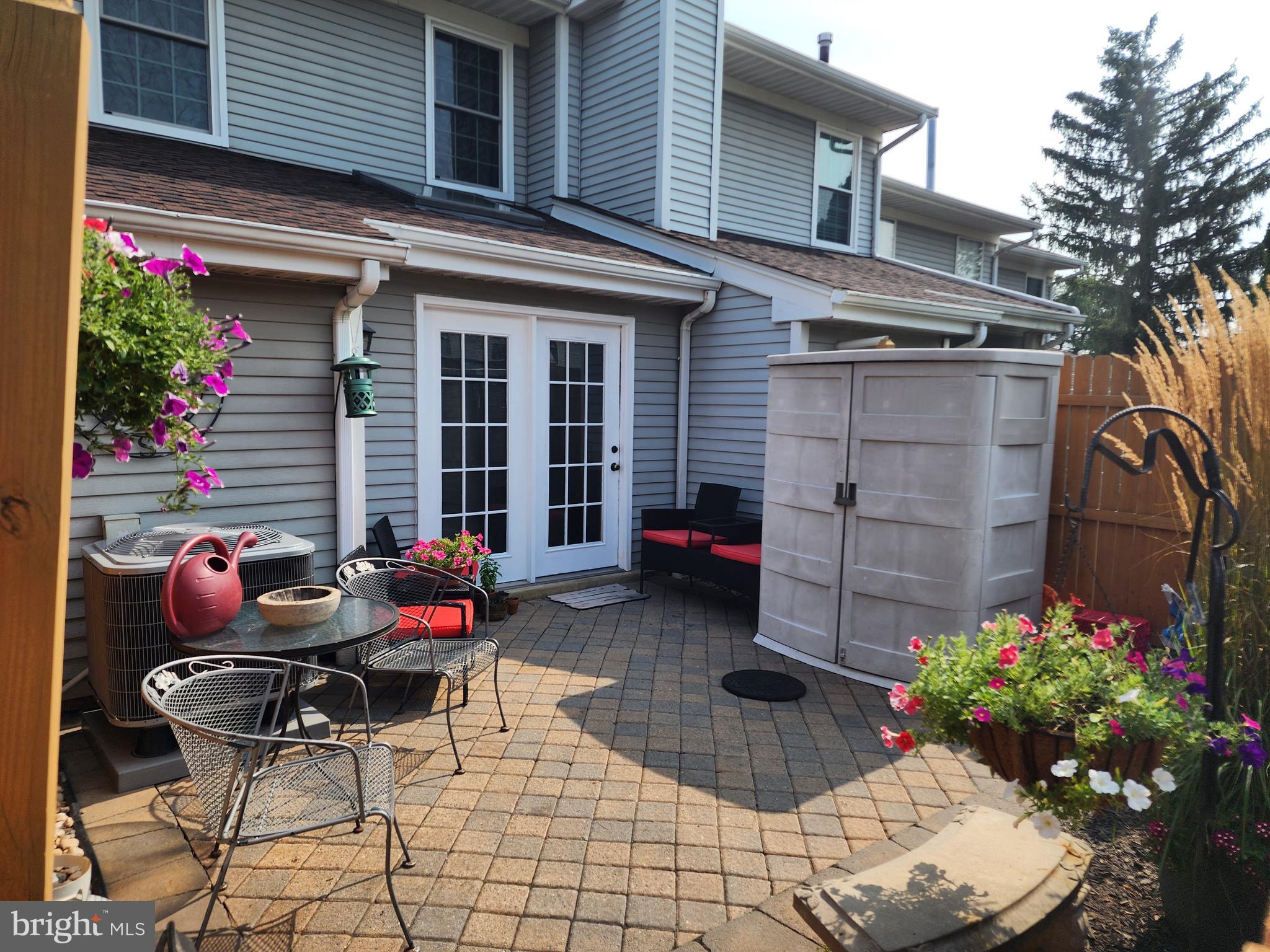 LIBERTY SQUARE - Residential