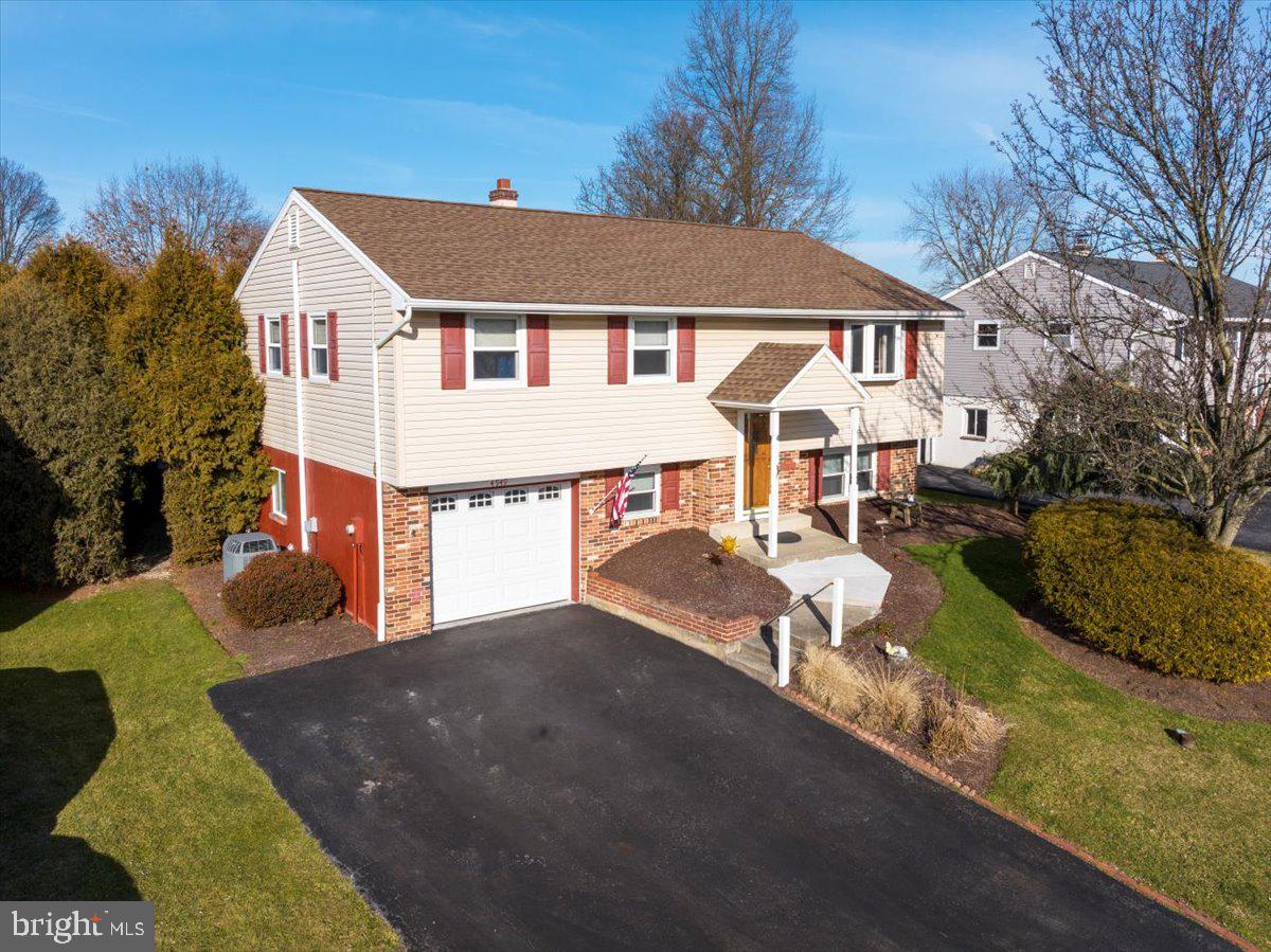 LORANE ORCHARD - Residential