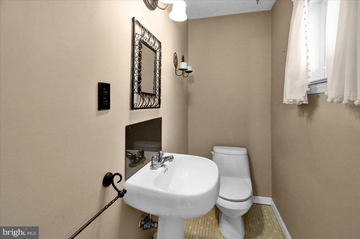 LORANE ORCHARD - Residential