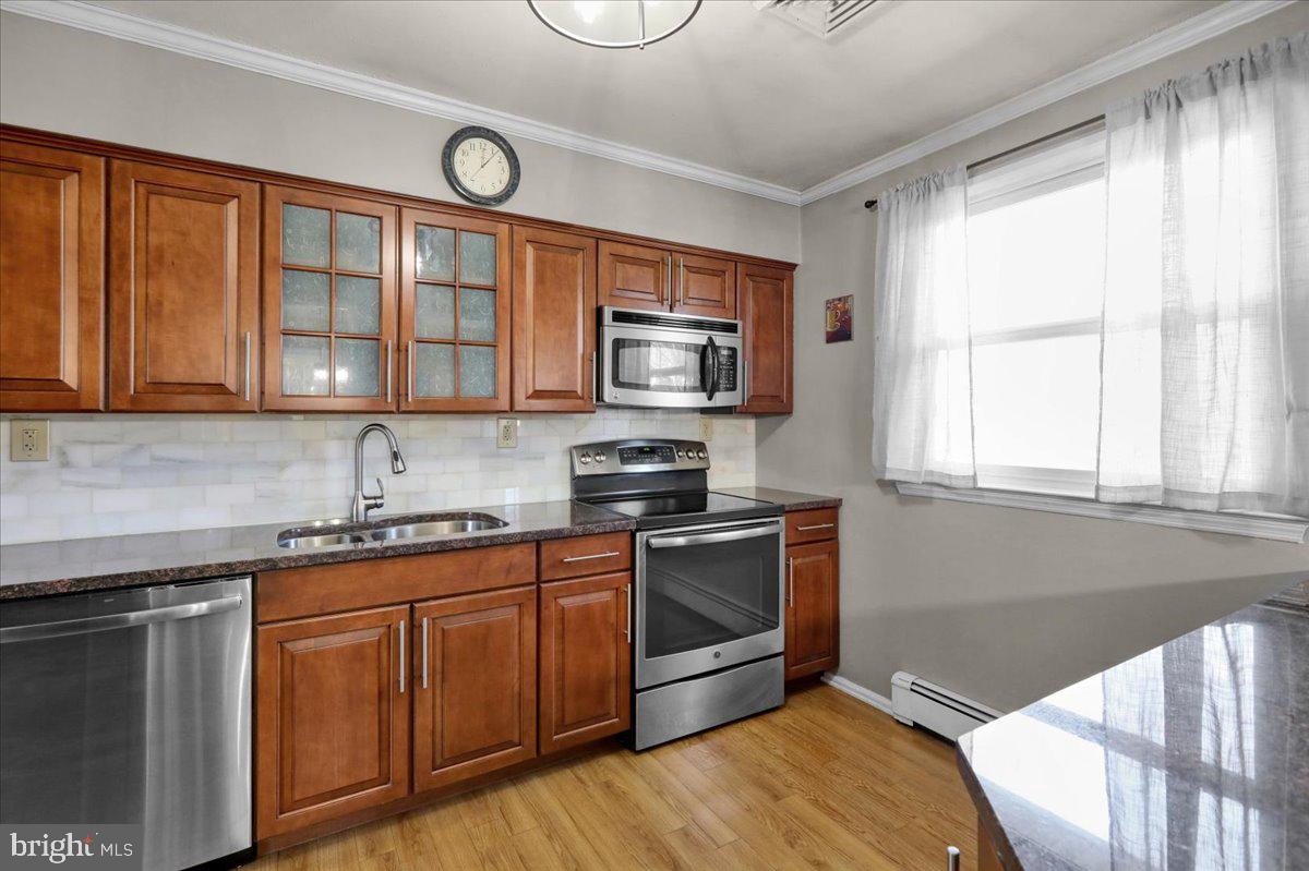 LORANE ORCHARD - Residential