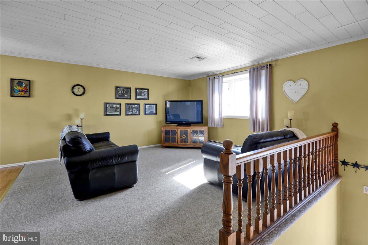 LORANE ORCHARD - Residential