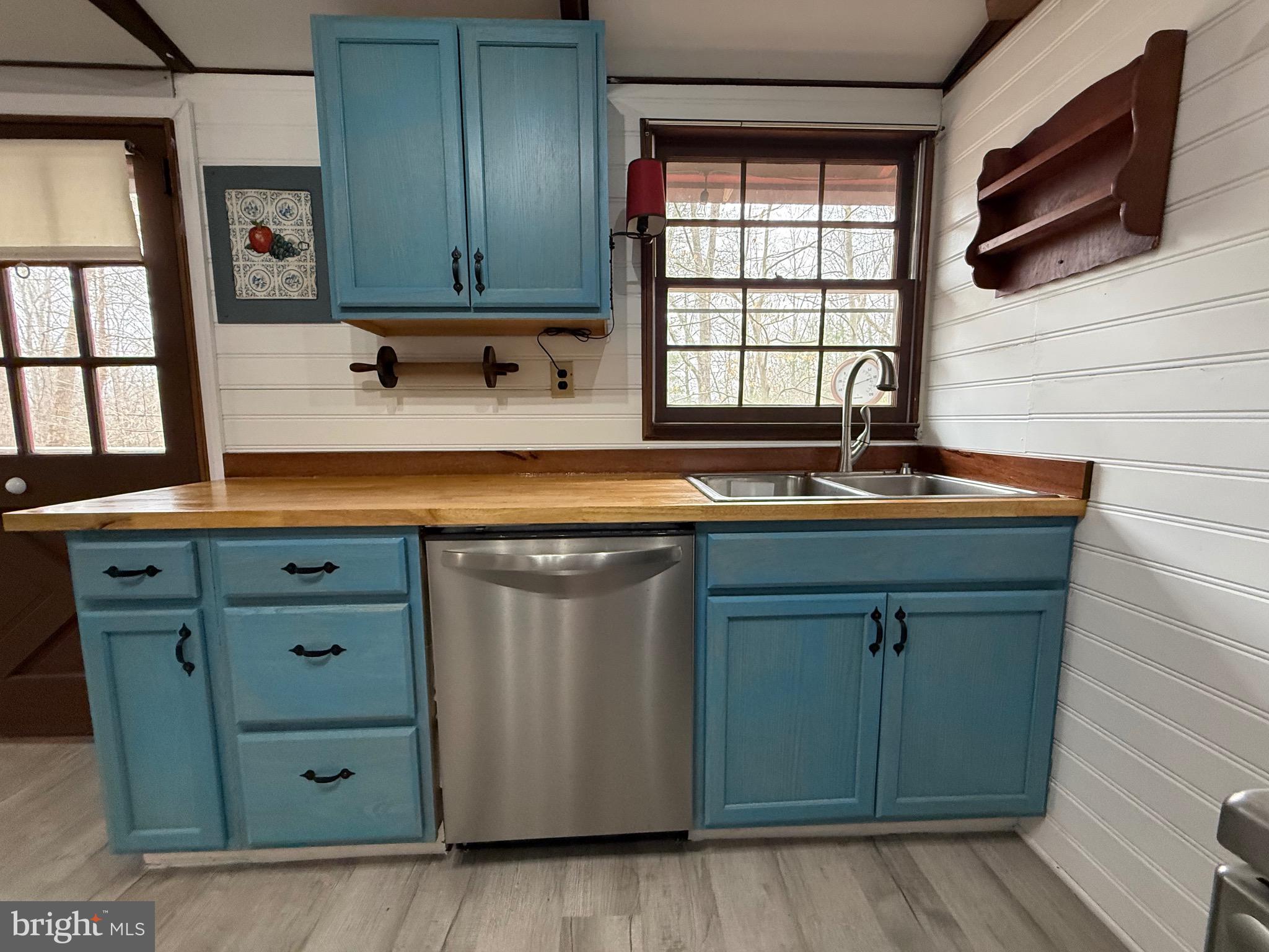 LAUREL MOUNTAIN - Residential Lease