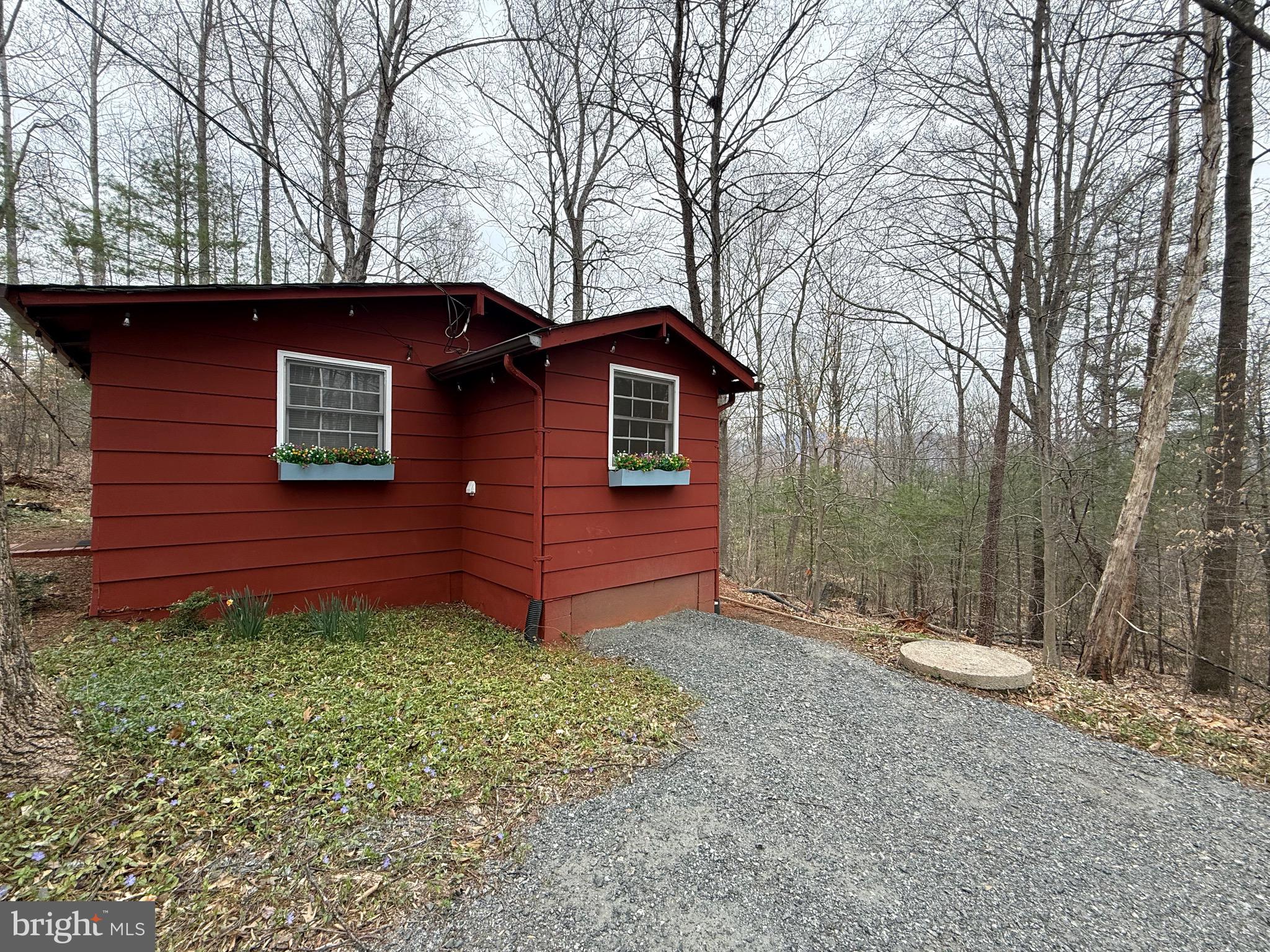 LAUREL MOUNTAIN - Residential Lease