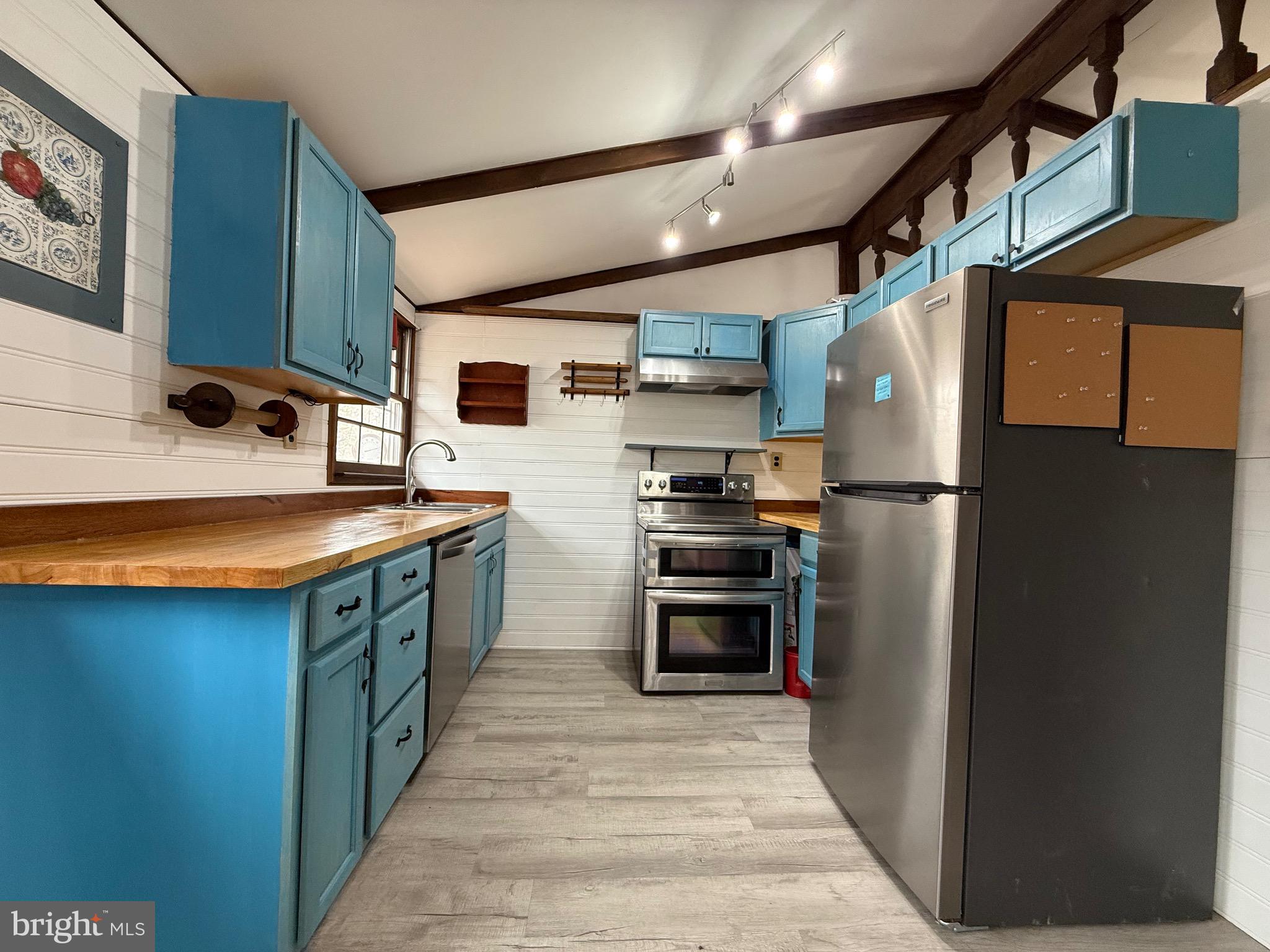 LAUREL MOUNTAIN - Residential Lease