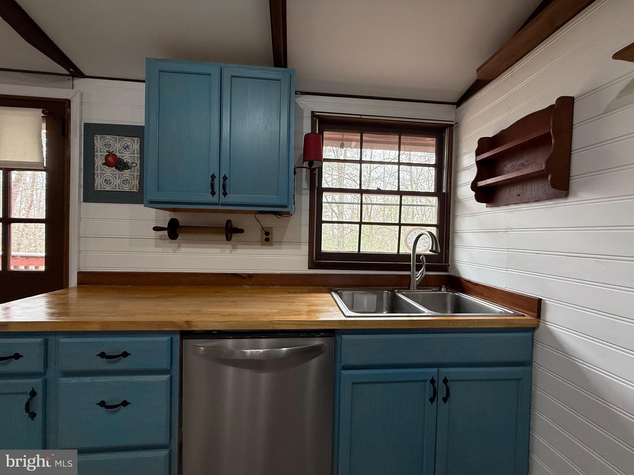 LAUREL MOUNTAIN - Residential Lease