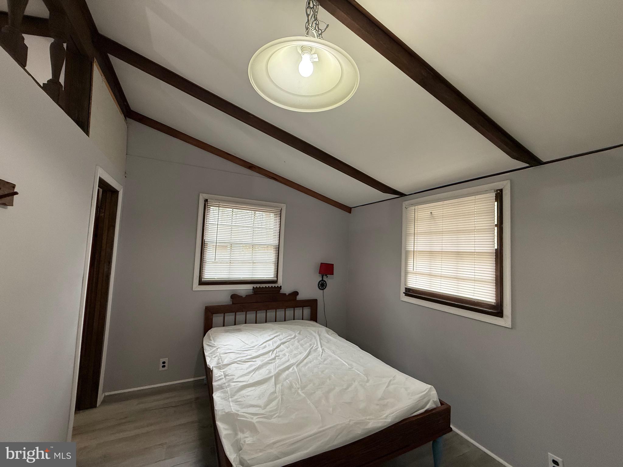 LAUREL MOUNTAIN - Residential Lease