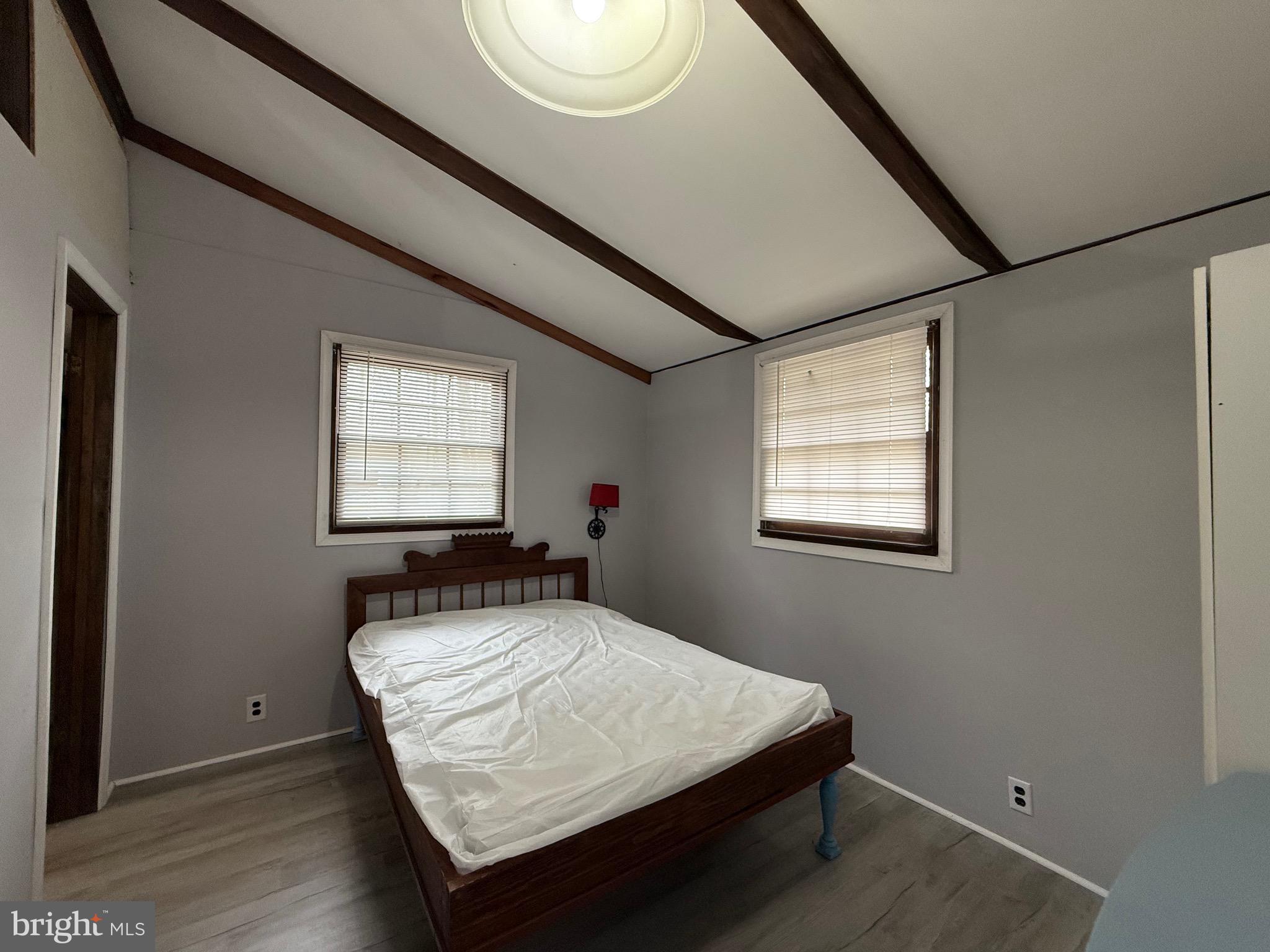 LAUREL MOUNTAIN - Residential Lease