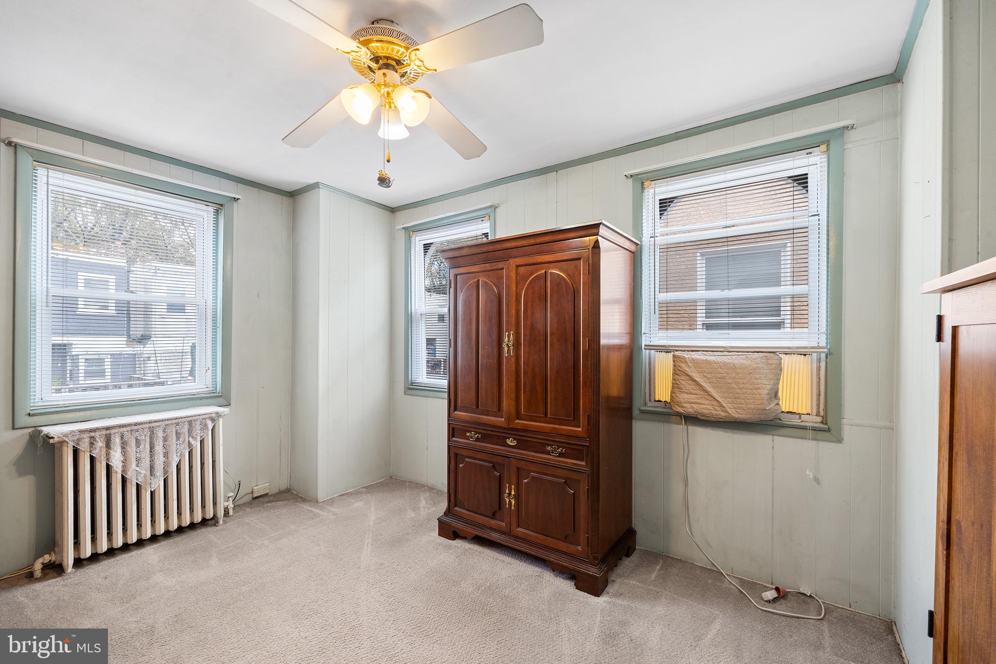 EAST FALLS - Residential