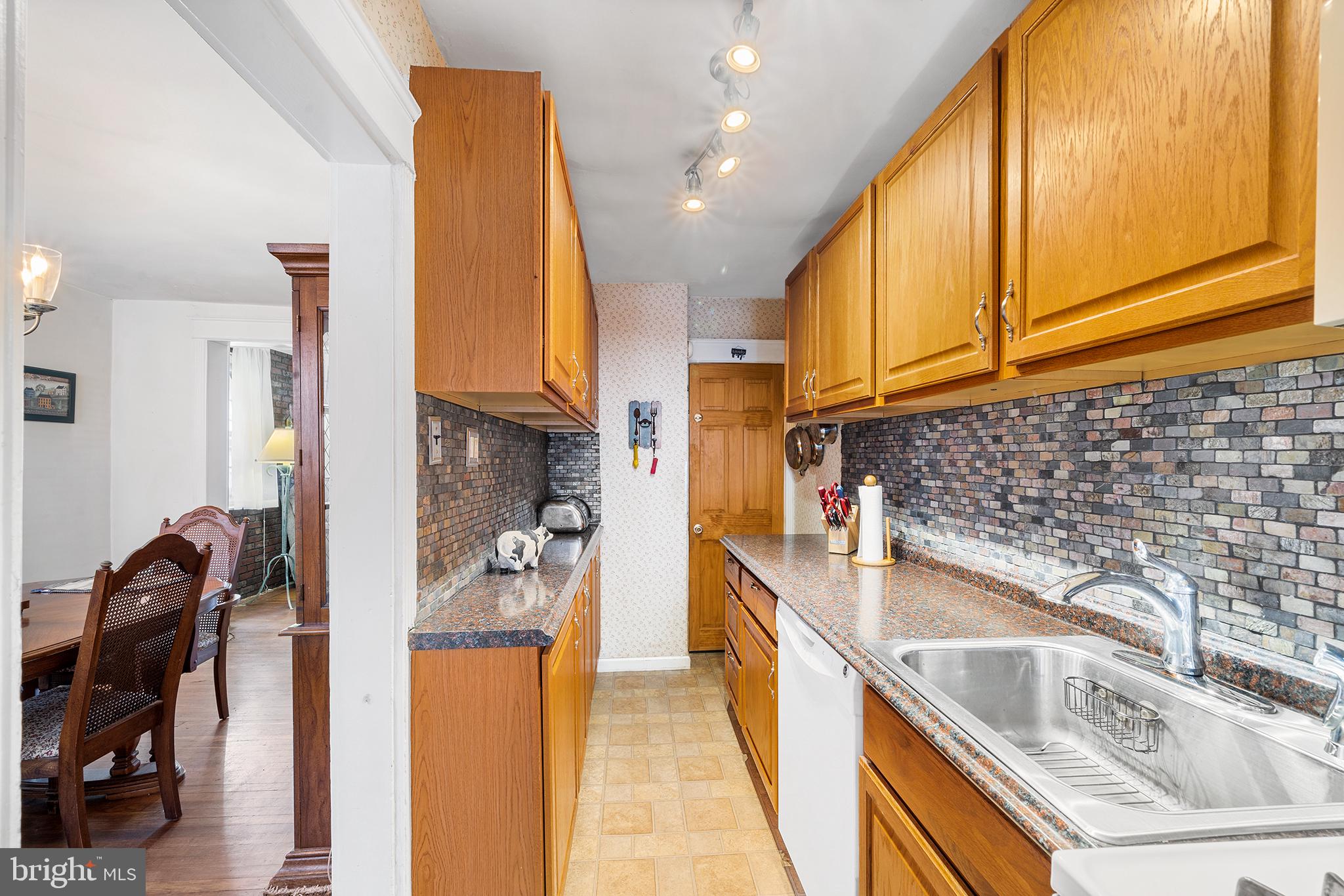 EAST FALLS - Residential