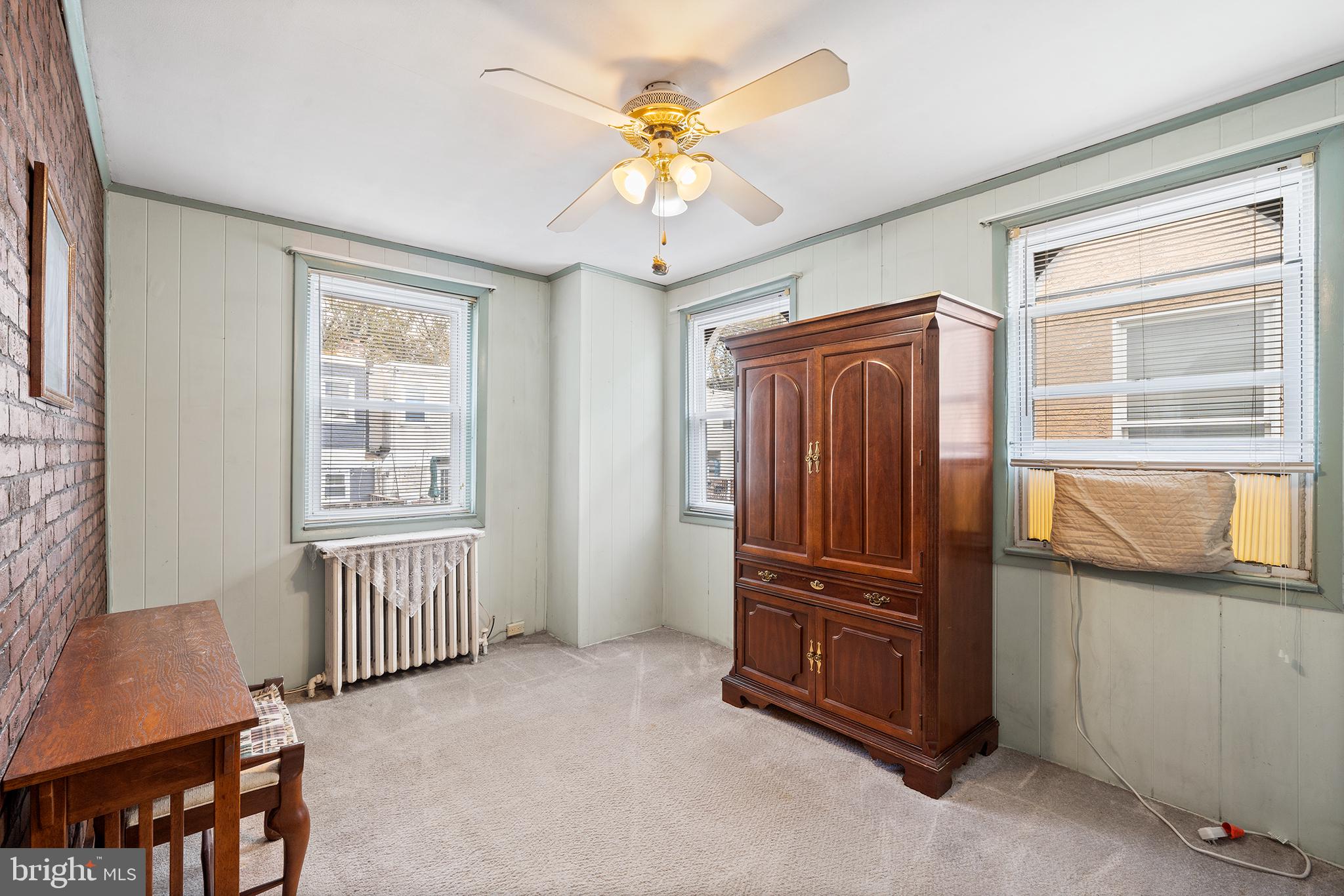 EAST FALLS - Residential